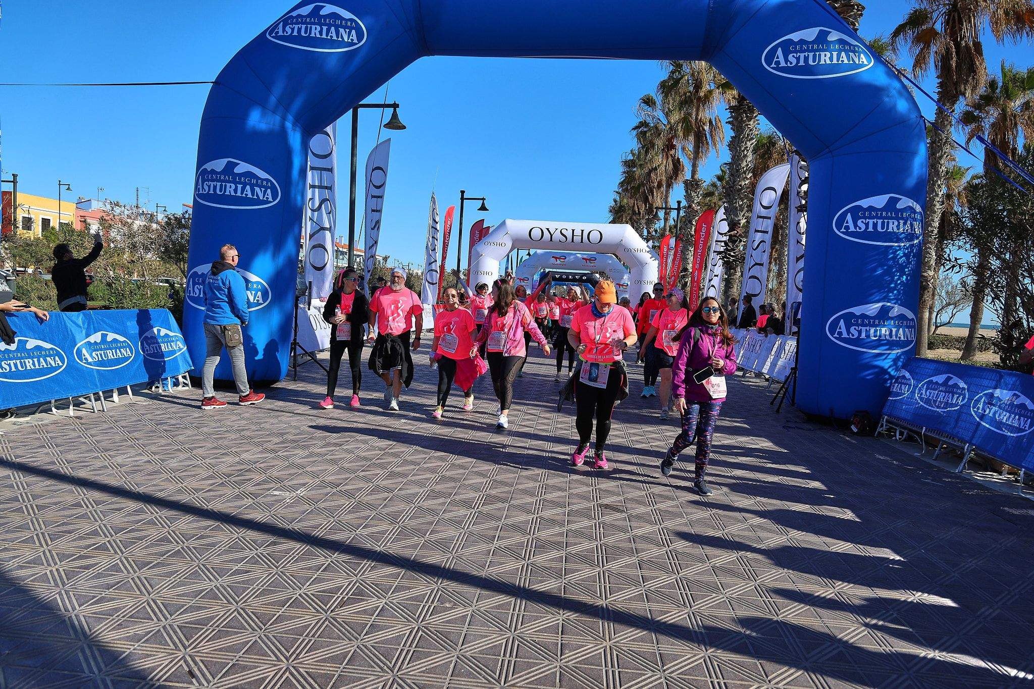 Las mejores fotos de la Carrera de la Mujer Central Lechera Asturiana de Valencia 2025. 1077