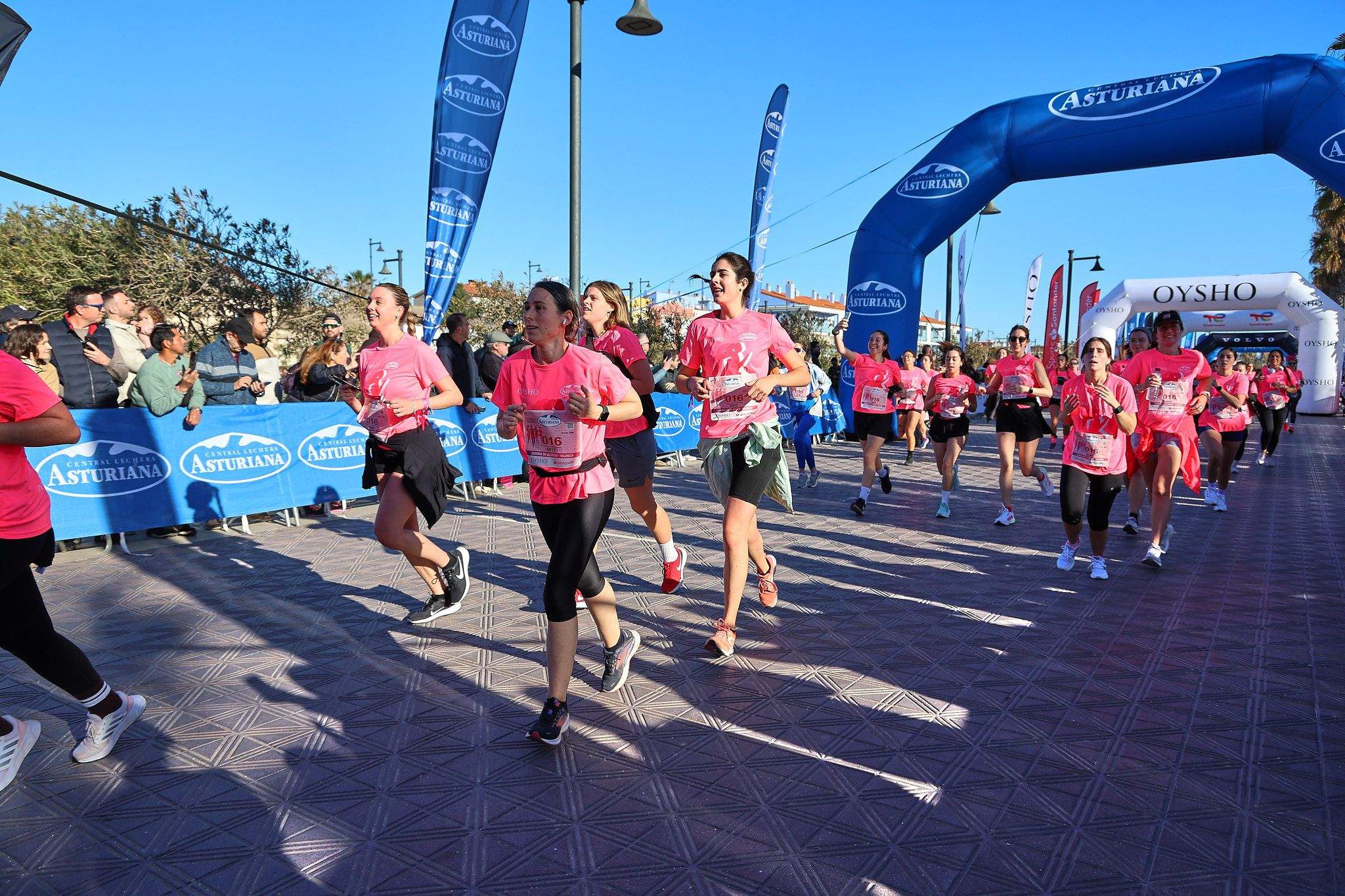 Las mejores fotos de la Carrera de la Mujer Central Lechera Asturiana de Valencia 2025. 843