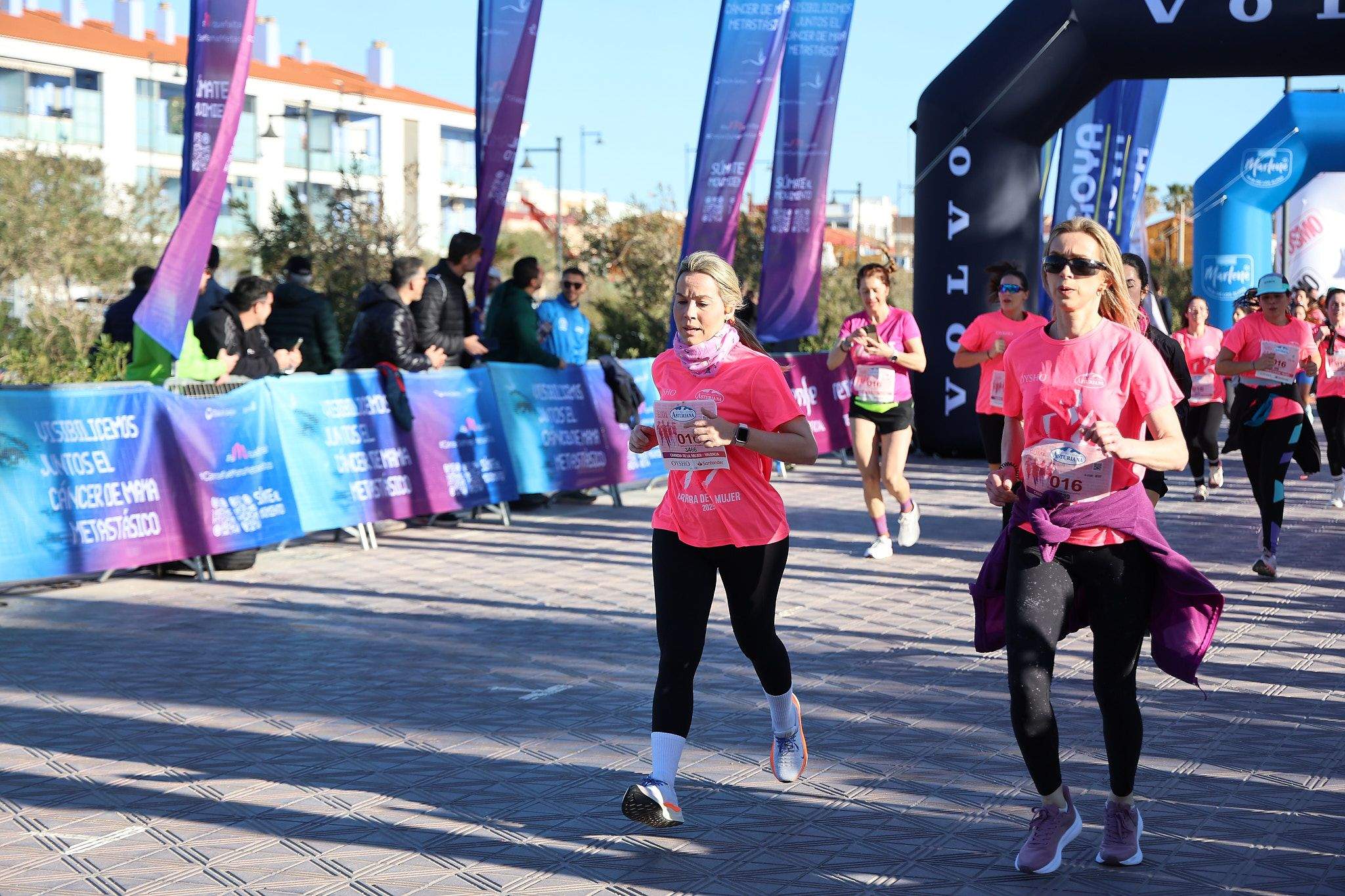 Las mejores fotos de la Carrera de la Mujer Central Lechera Asturiana de Valencia 2025. 611