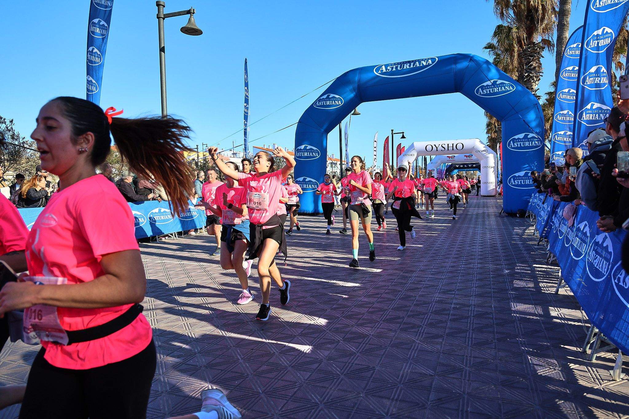 Las mejores fotos de la Carrera de la Mujer Central Lechera Asturiana de Valencia 2025. 860