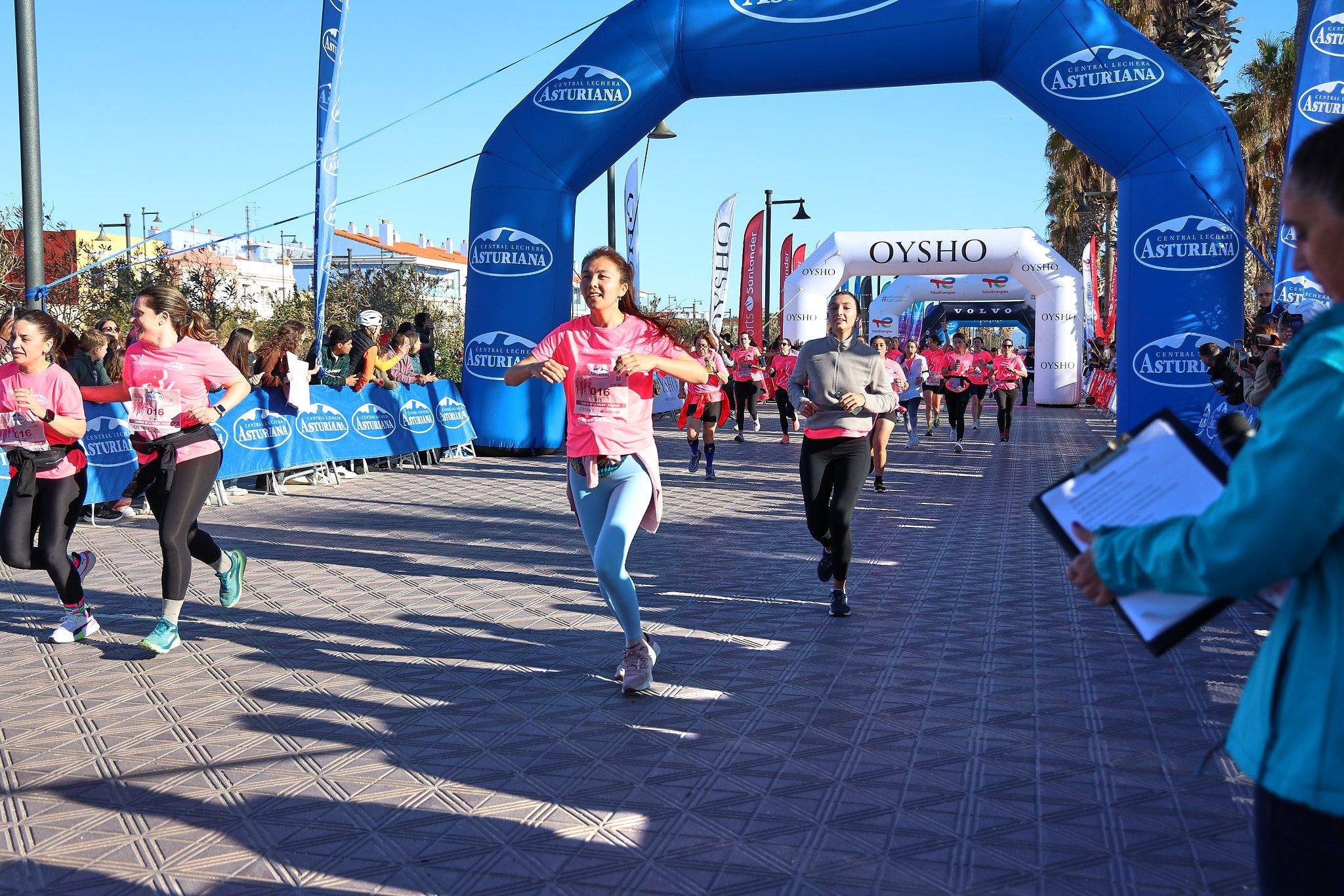Las mejores fotos de la Carrera de la Mujer Central Lechera Asturiana de Valencia 2025. 867