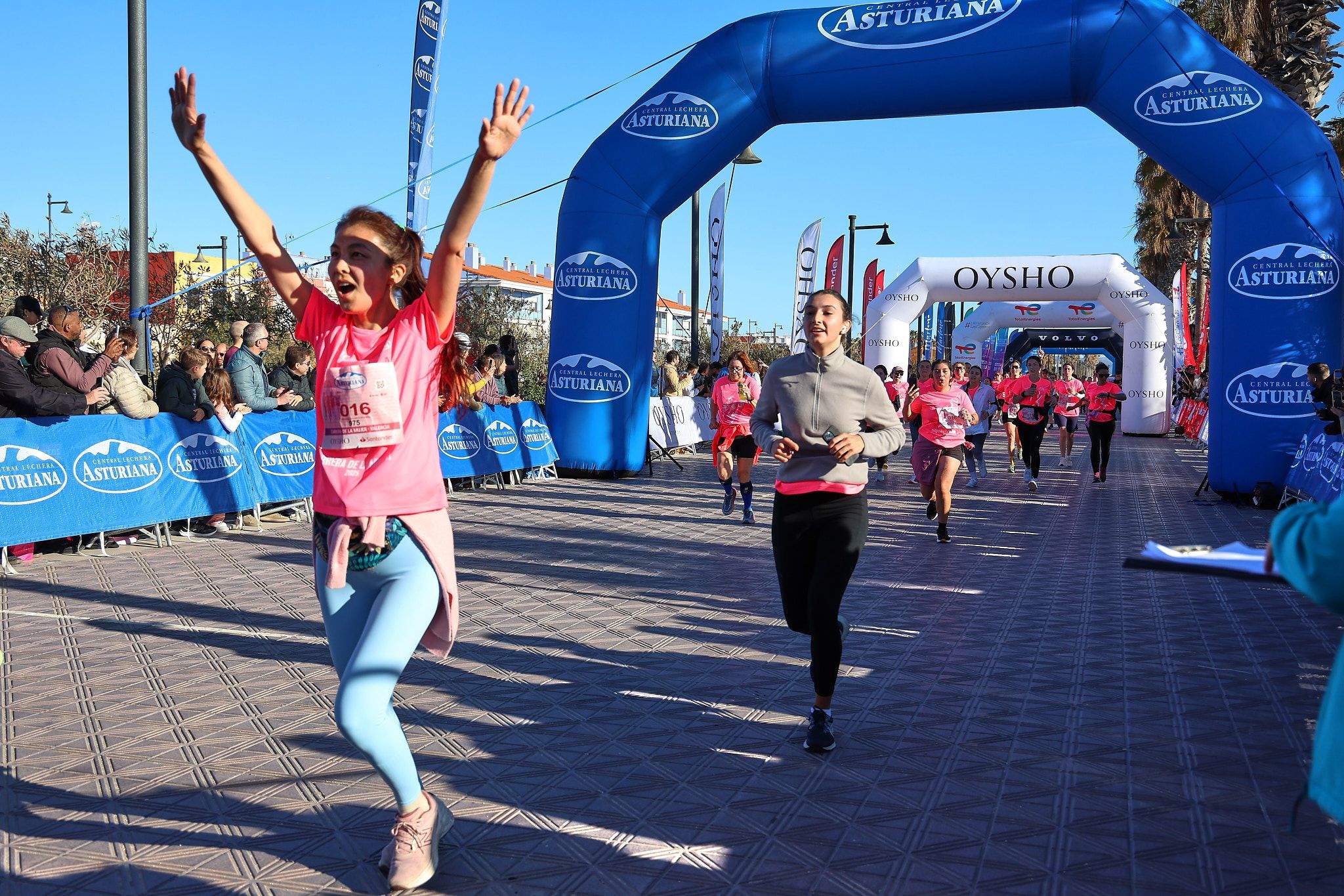 Las mejores fotos de la Carrera de la Mujer Central Lechera Asturiana de Valencia 2025. 868