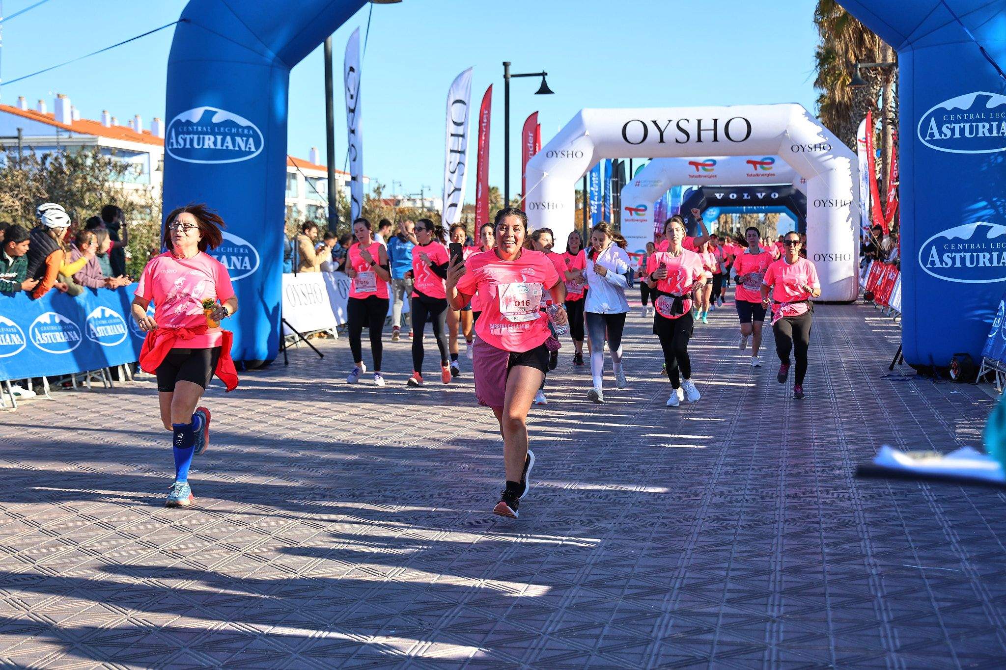 Las mejores fotos de la Carrera de la Mujer Central Lechera Asturiana de Valencia 2025. 869