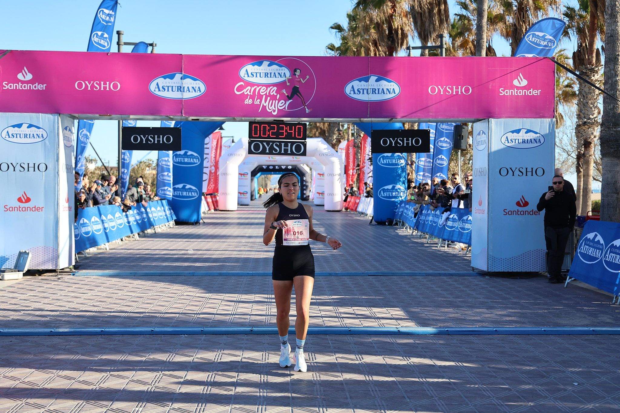 Las mejores fotos de la Carrera de la Mujer Central Lechera Asturiana de Valencia 2025. 169