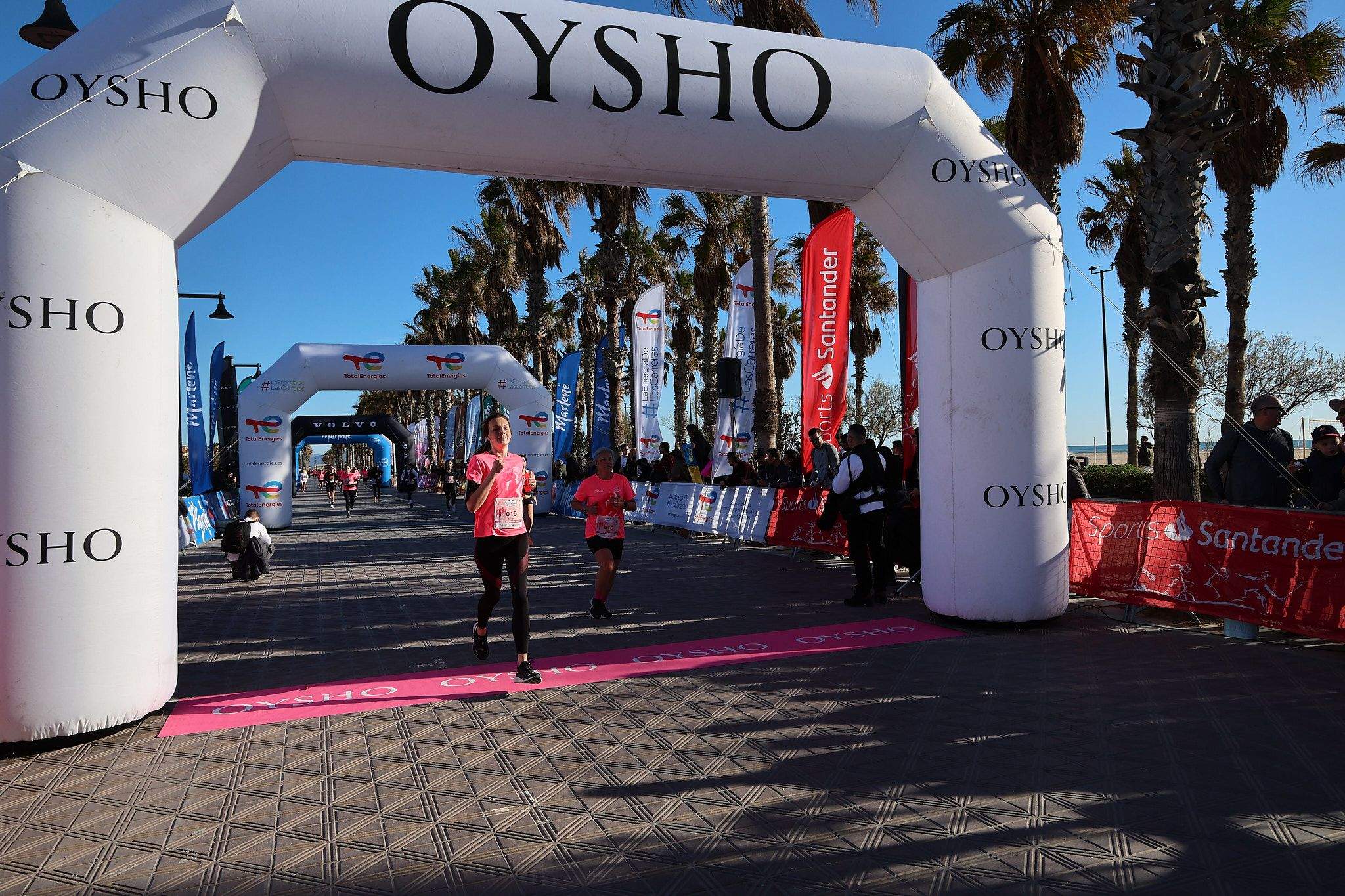Las mejores fotos de la Carrera de la Mujer Central Lechera Asturiana de Valencia 2025. 396