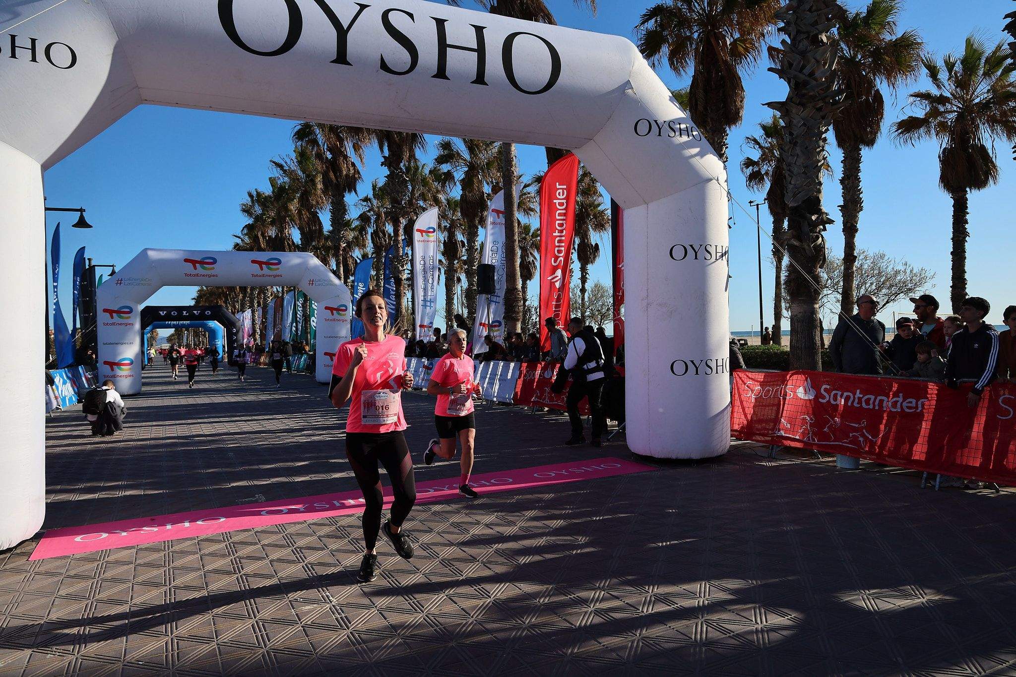 Las mejores fotos de la Carrera de la Mujer Central Lechera Asturiana de Valencia 2025. 397
