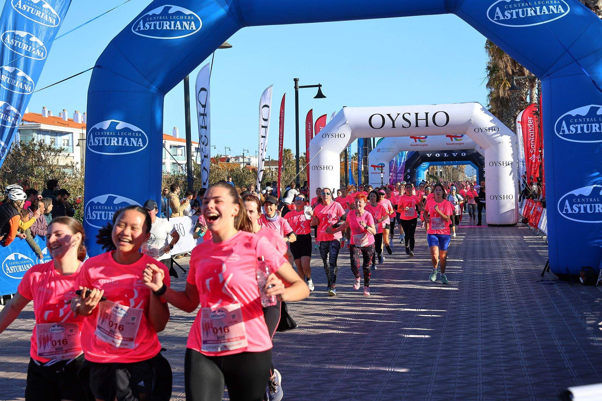 Las mejores fotos de la Carrera de la Mujer Central Lechera Asturiana de Valencia 2025. 879