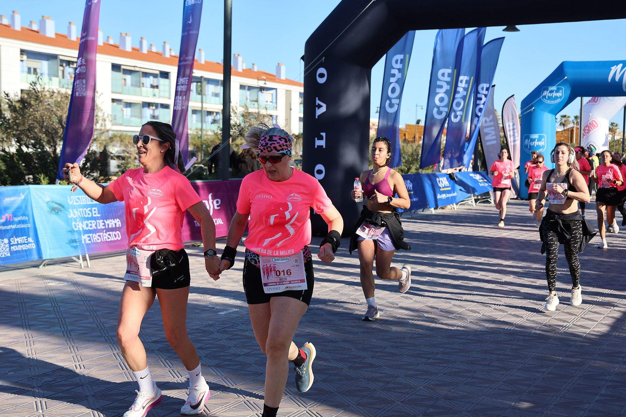 Las mejores fotos de la Carrera de la Mujer Central Lechera Asturiana de Valencia 2025. 640