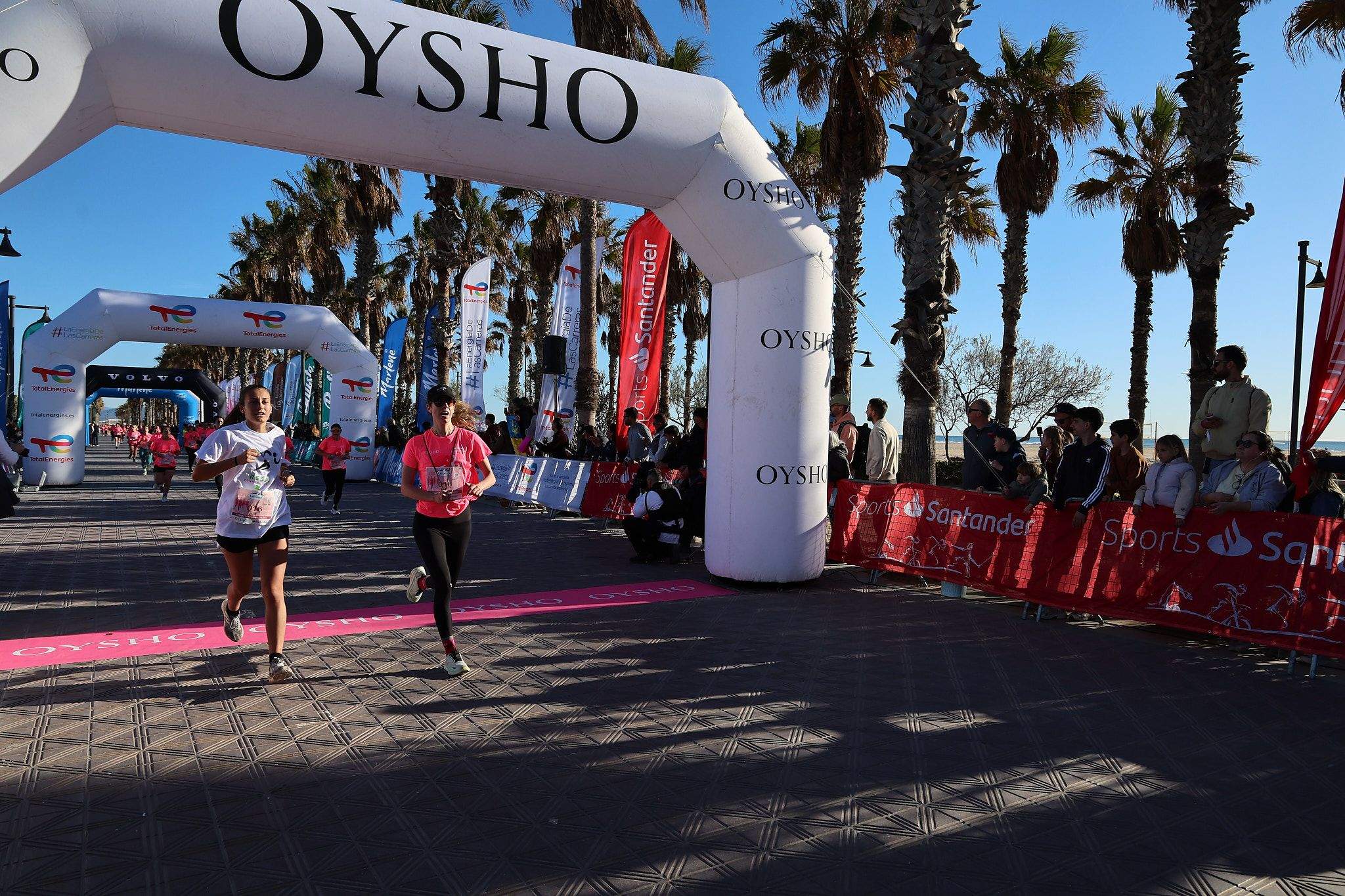 Las mejores fotos de la Carrera de la Mujer Central Lechera Asturiana de Valencia 2025. 406
