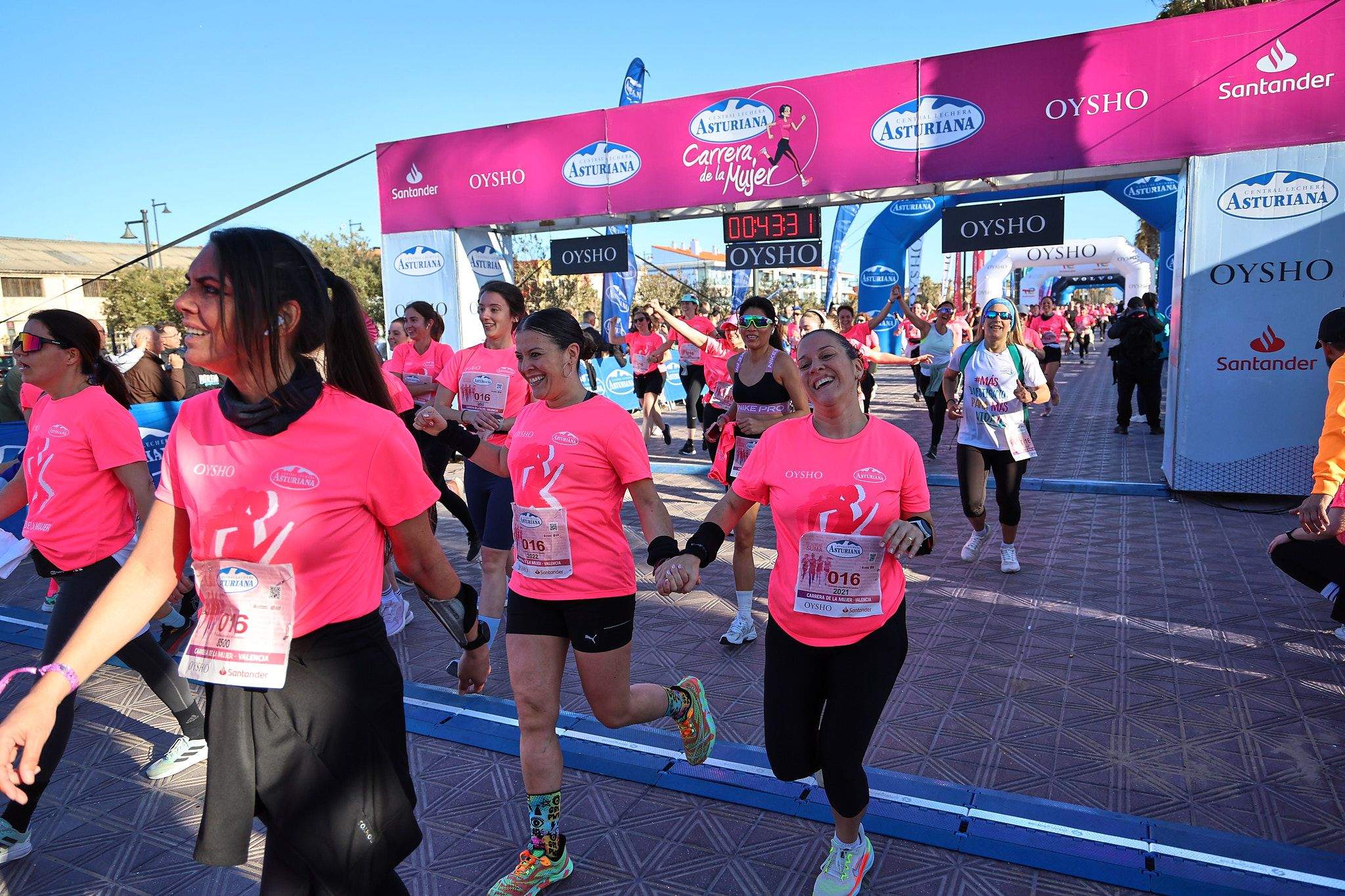 Las mejores fotos de la Carrera de la Mujer Central Lechera Asturiana de Valencia 2025. 885