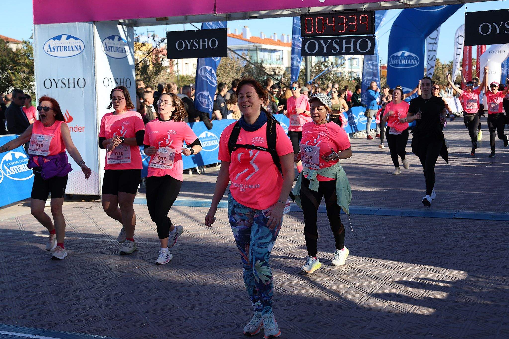 Las mejores fotos de la Carrera de la Mujer Central Lechera Asturiana de Valencia 2025. 891