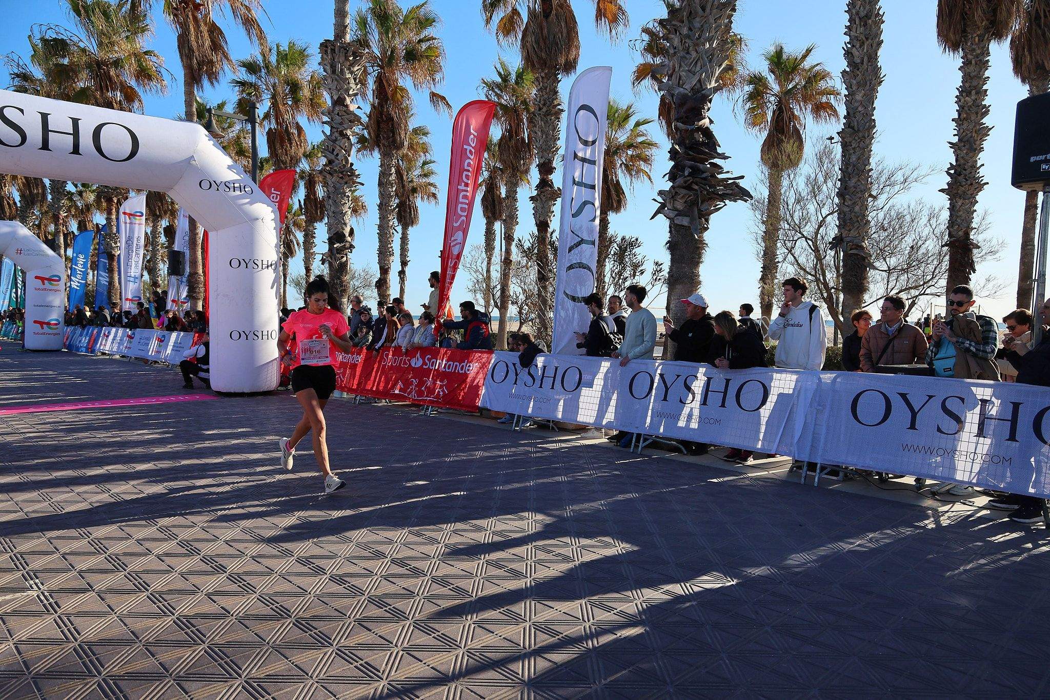 Las mejores fotos de la Carrera de la Mujer Central Lechera Asturiana de Valencia 2025. 412