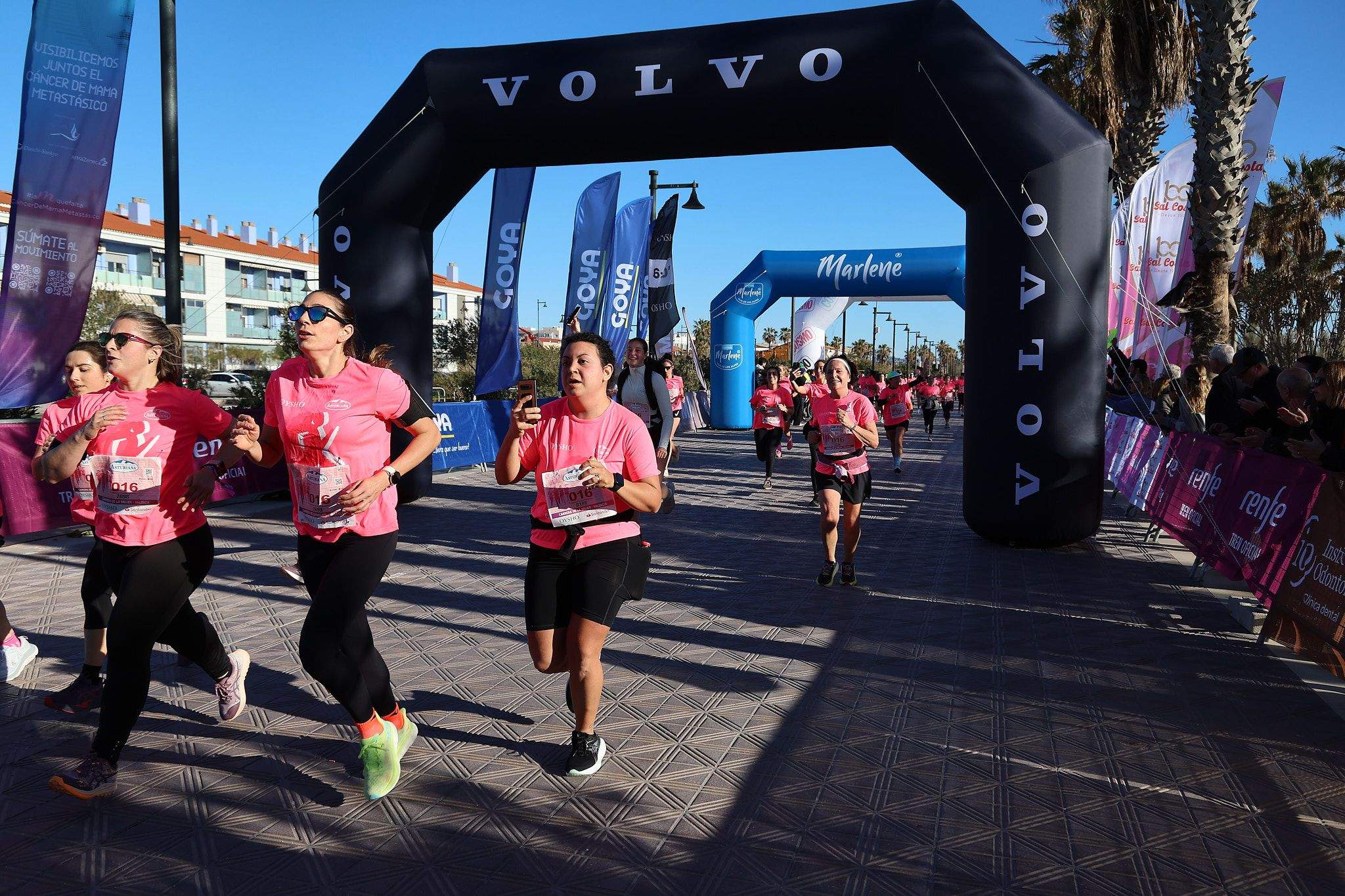 Las mejores fotos de la Carrera de la Mujer Central Lechera Asturiana de Valencia 2025. 657