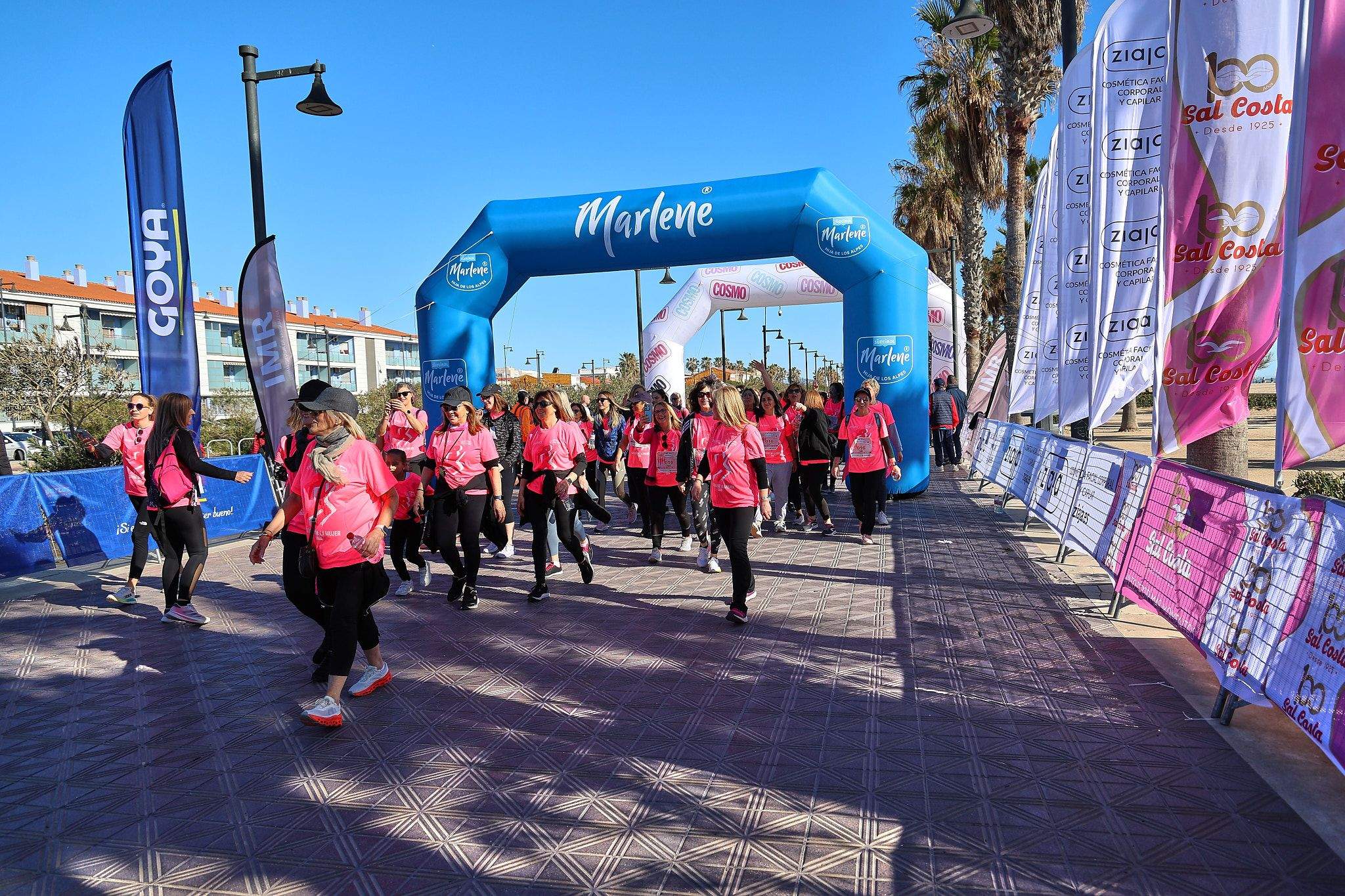 Las mejores fotos de la Carrera de la Mujer Central Lechera Asturiana de Valencia 2025. 1398