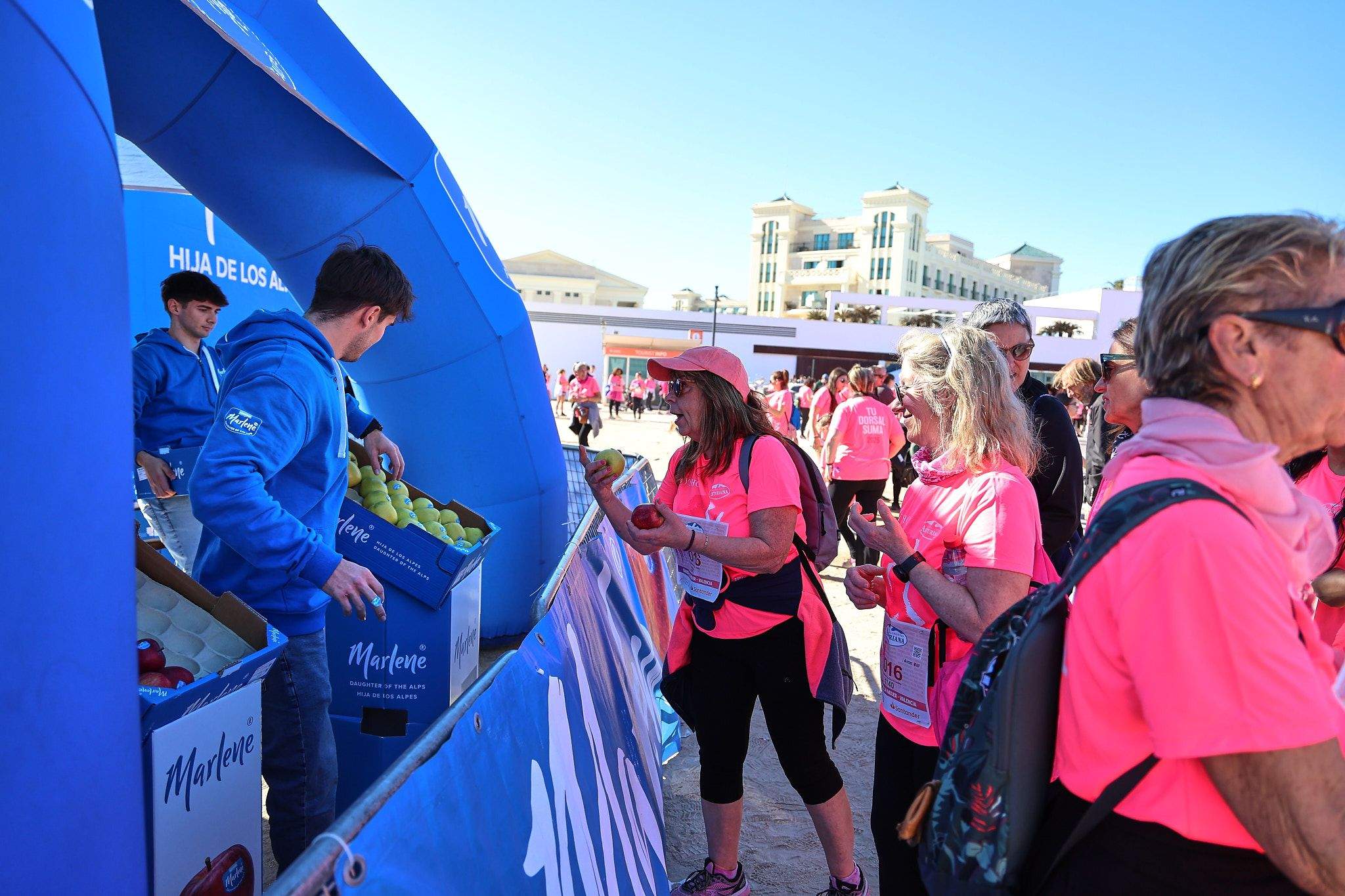 Las mejores fotos de la Carrera de la Mujer Central Lechera Asturiana de Valencia 2025. 1637