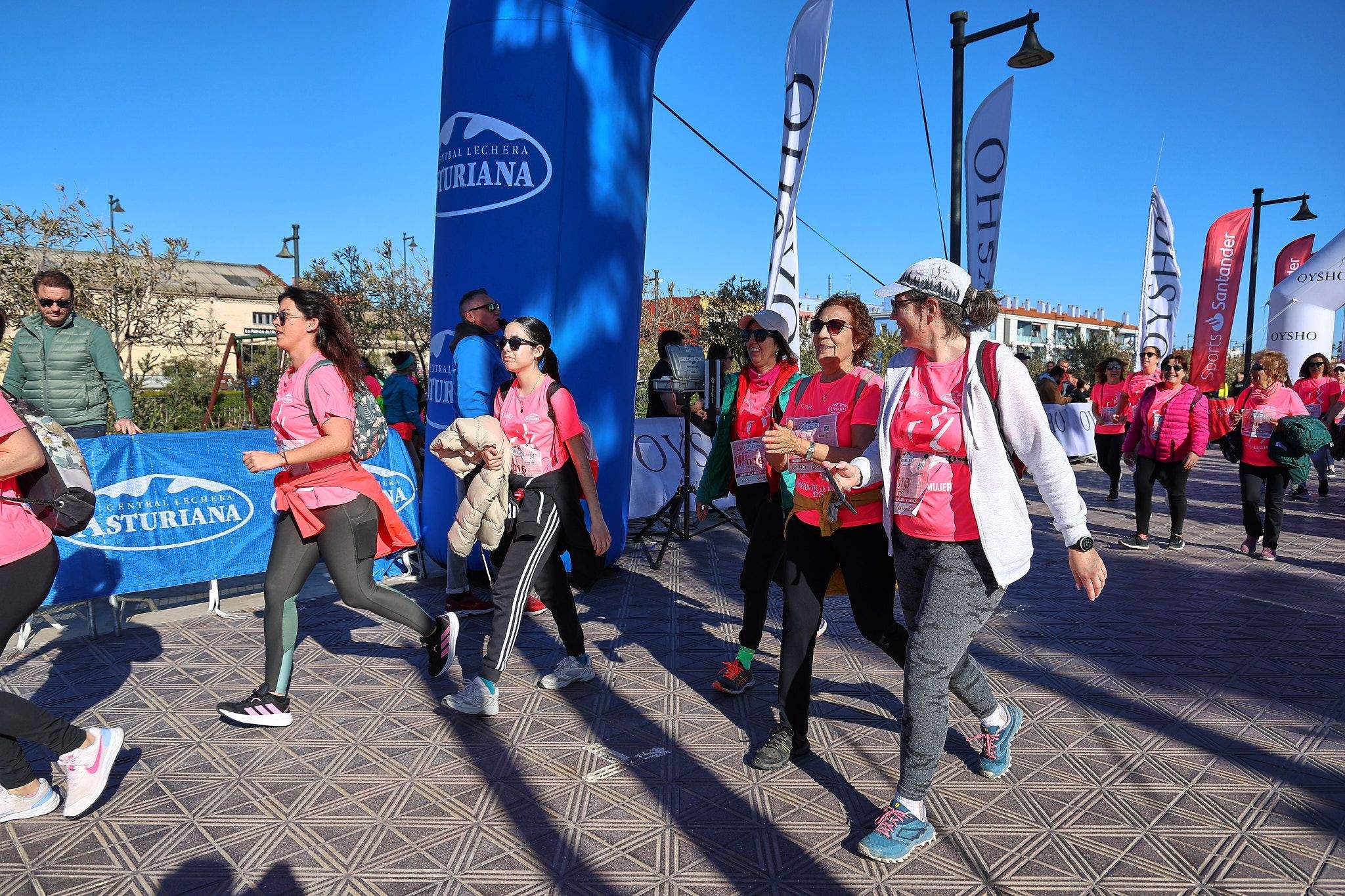 Las mejores fotos de la Carrera de la Mujer Central Lechera Asturiana de Valencia 2025. 1154