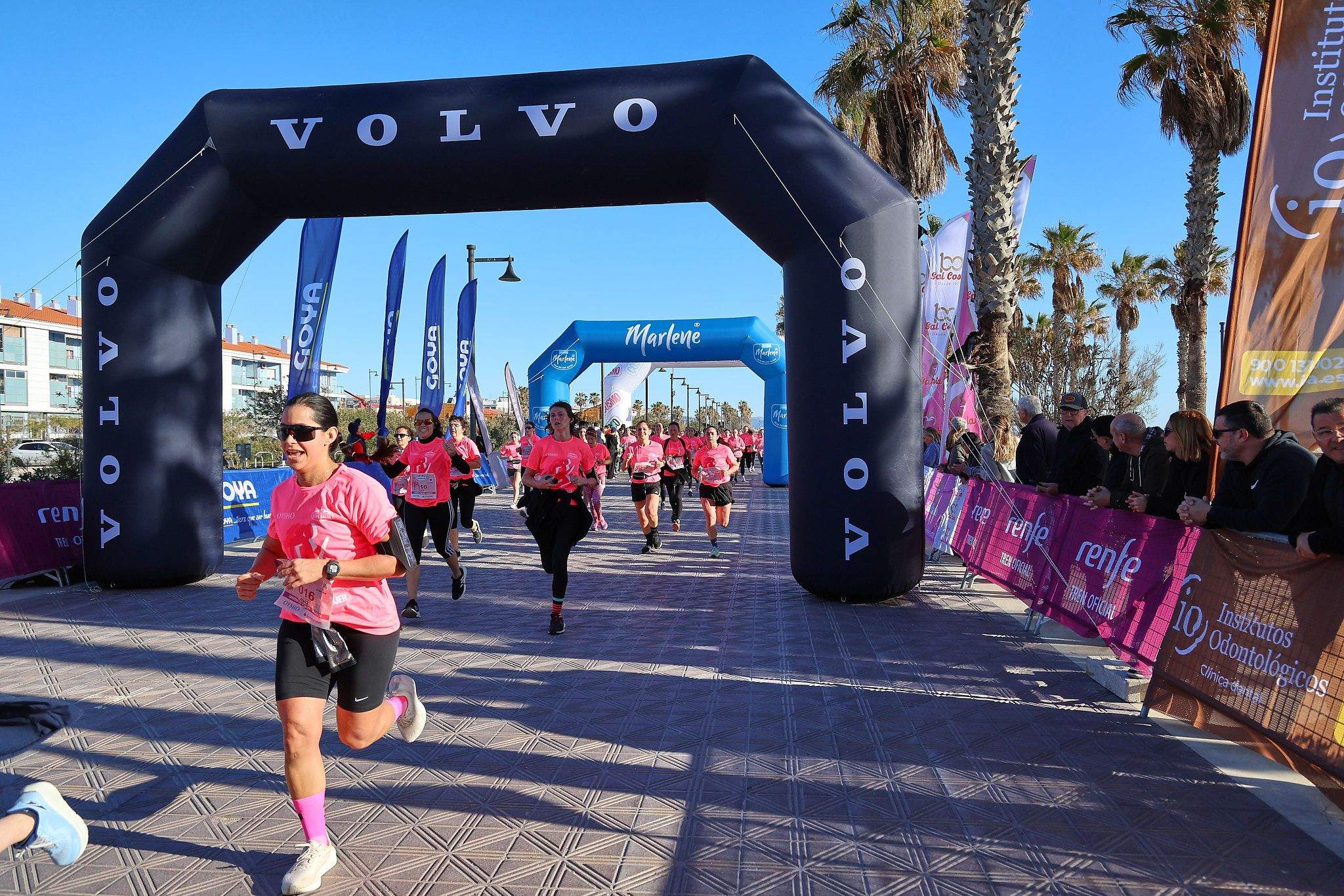 Las mejores fotos de la Carrera de la Mujer Central Lechera Asturiana de Valencia 2025. 674