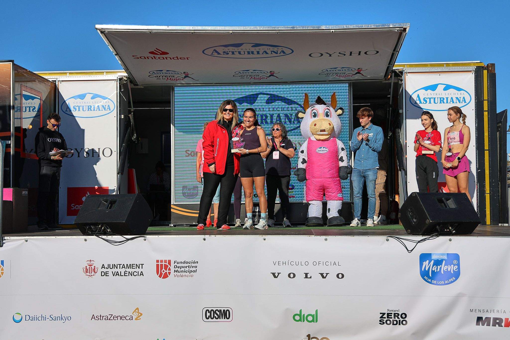 Las mejores fotos de la Carrera de la Mujer Central Lechera Asturiana de Valencia 2025. 933