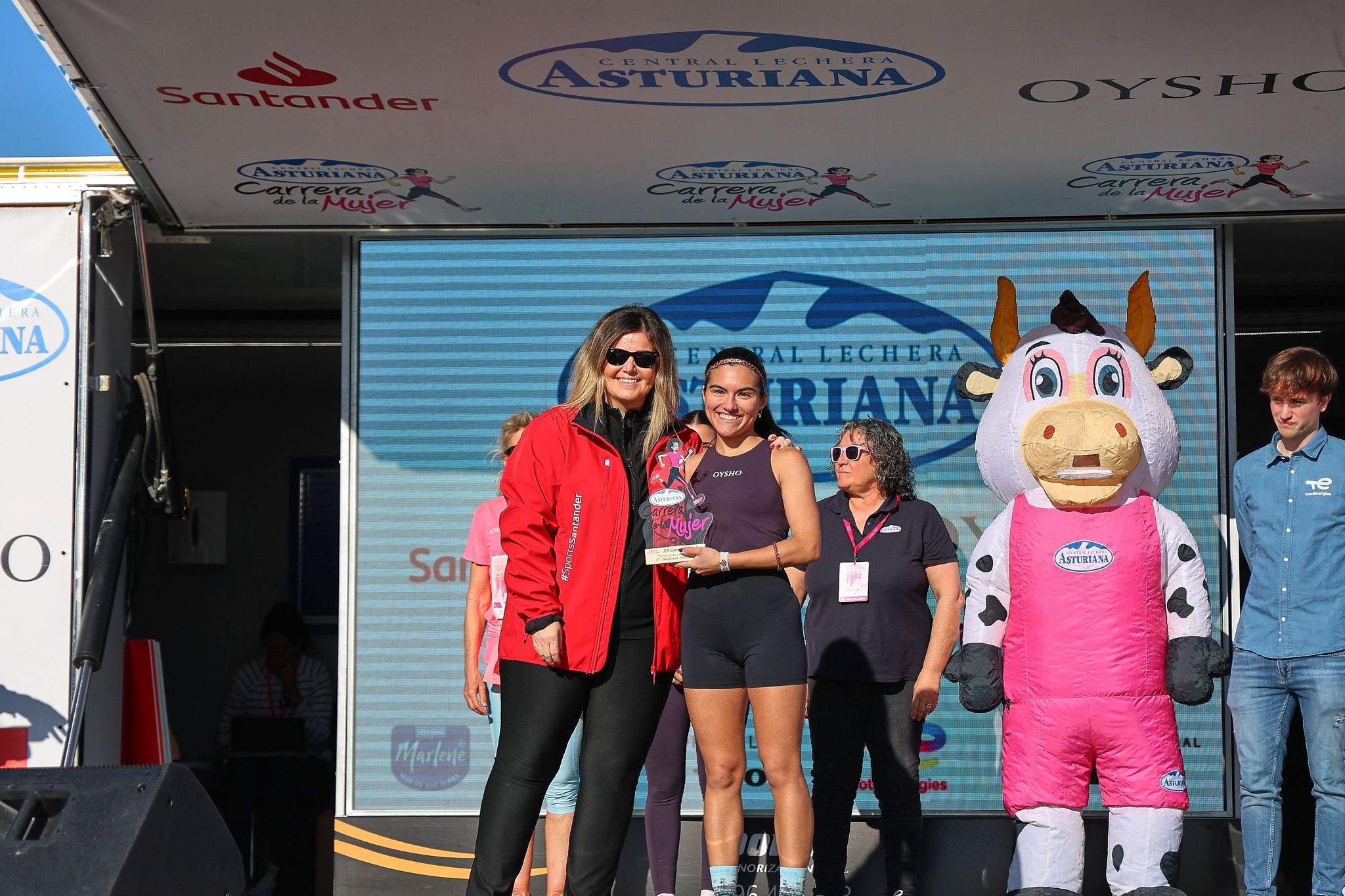 Las mejores fotos de la Carrera de la Mujer Central Lechera Asturiana de Valencia 2025. 934