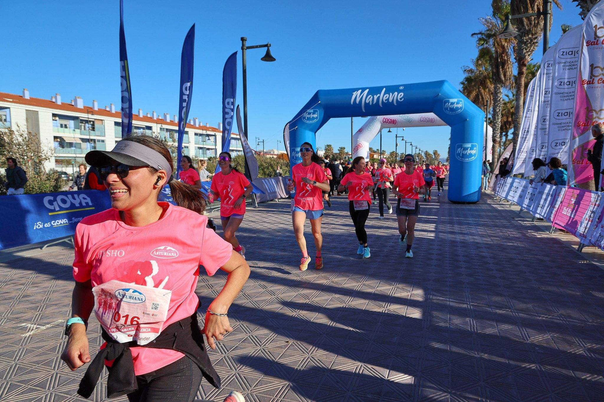 Las mejores fotos de la Carrera de la Mujer Central Lechera Asturiana de Valencia 2025. 689