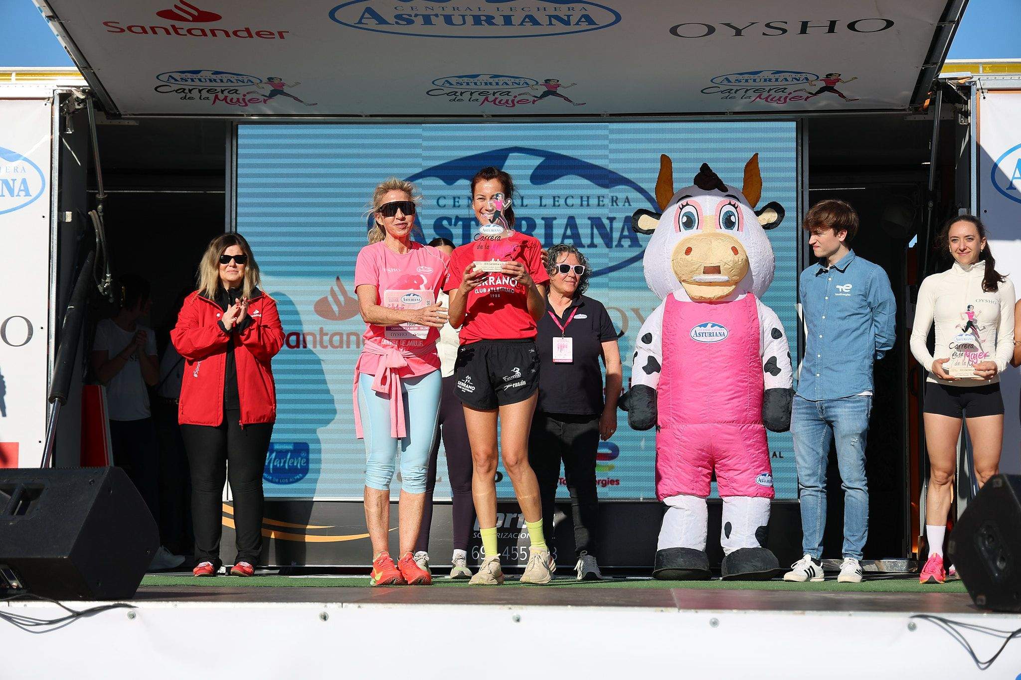 Las mejores fotos de la Carrera de la Mujer Central Lechera Asturiana de Valencia 2025. 940