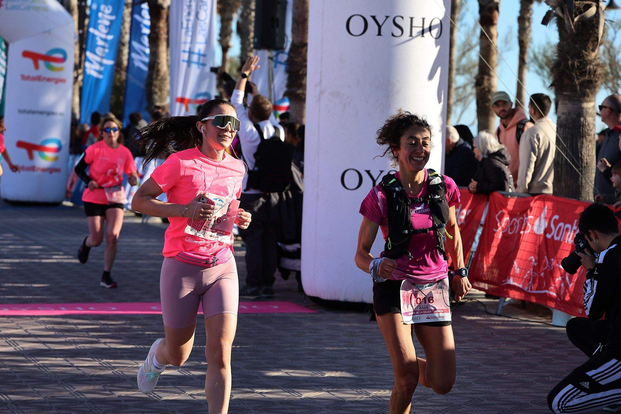 Las mejores fotos de la Carrera de la Mujer Central Lechera Asturiana de Valencia 2025. 454