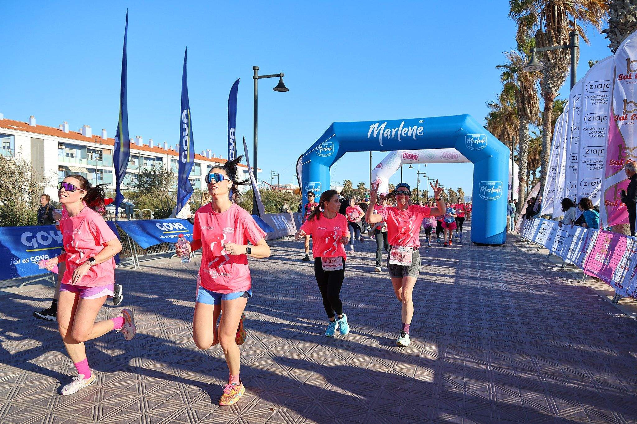 Las mejores fotos de la Carrera de la Mujer Central Lechera Asturiana de Valencia 2025. 690