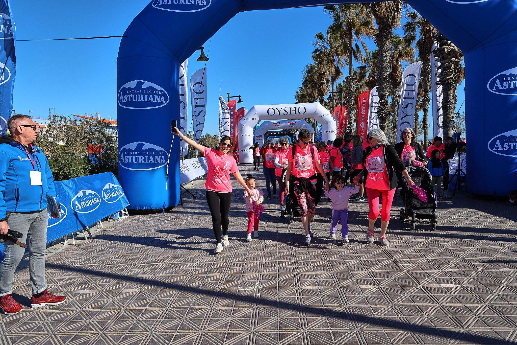 Las mejores fotos de la Carrera de la Mujer Central Lechera Asturiana de Valencia 2025. 1430