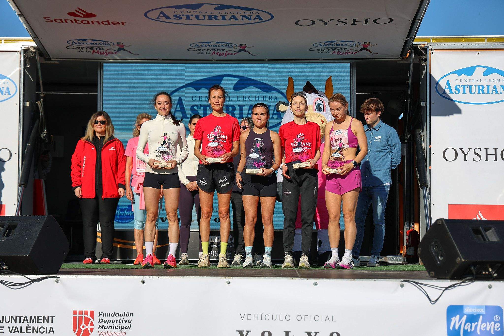 Las mejores fotos de la Carrera de la Mujer Central Lechera Asturiana de Valencia 2025. 944