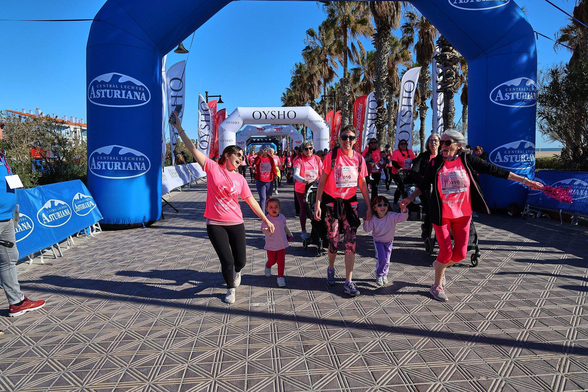 Las mejores fotos de la Carrera de la Mujer Central Lechera Asturiana de Valencia 2025. 1431