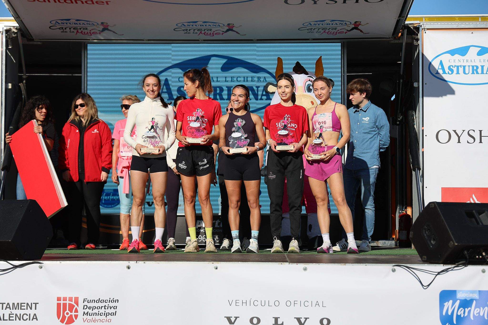 Las mejores fotos de la Carrera de la Mujer Central Lechera Asturiana de Valencia 2025. 946