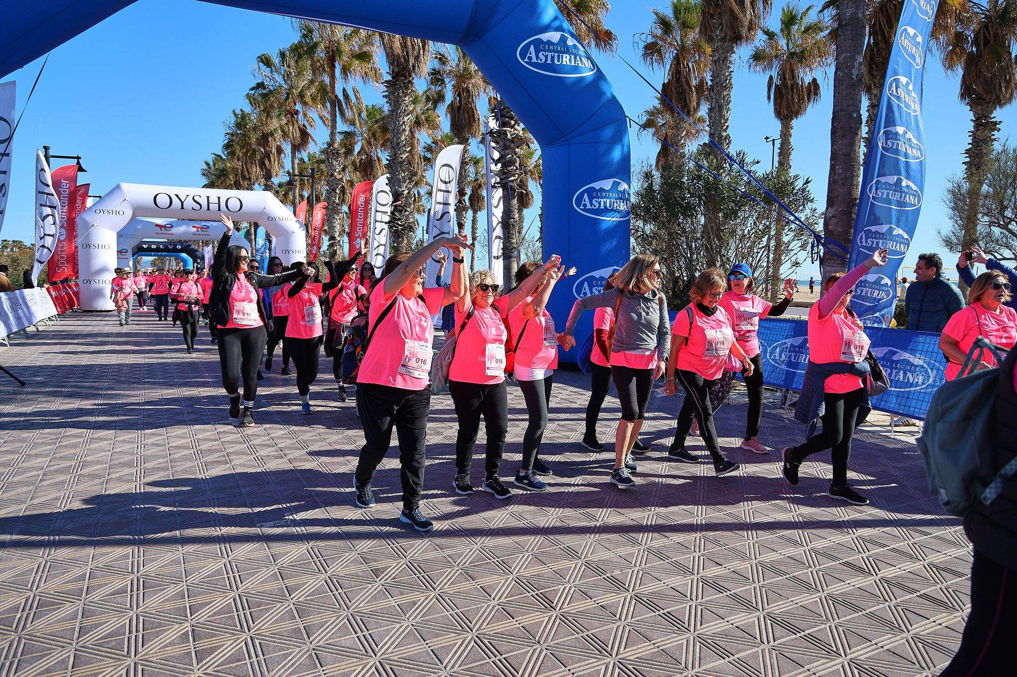 Las mejores fotos de la Carrera de la Mujer Central Lechera Asturiana de Valencia 2025. 1435