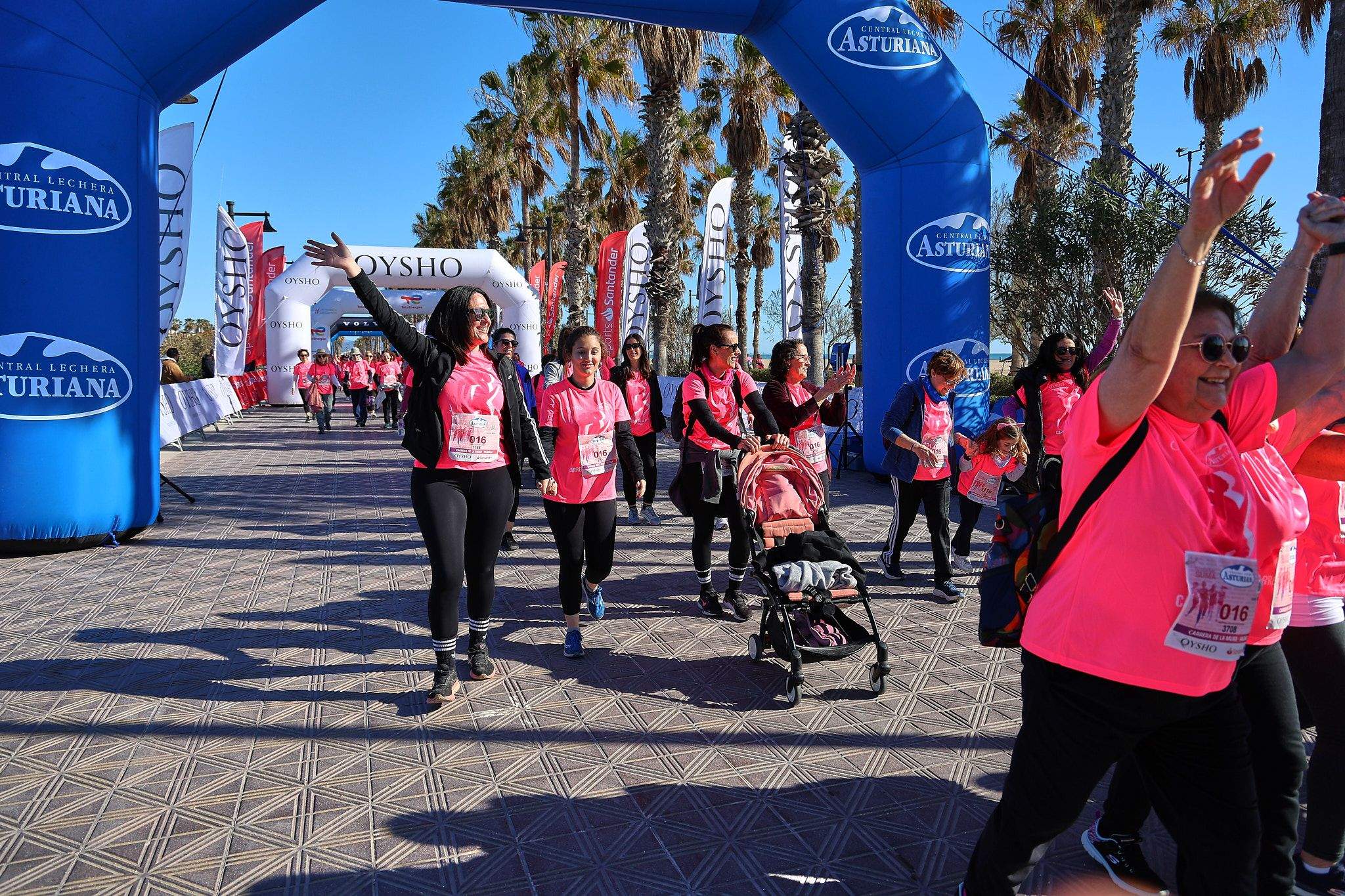 Las mejores fotos de la Carrera de la Mujer Central Lechera Asturiana de Valencia 2025. 1436