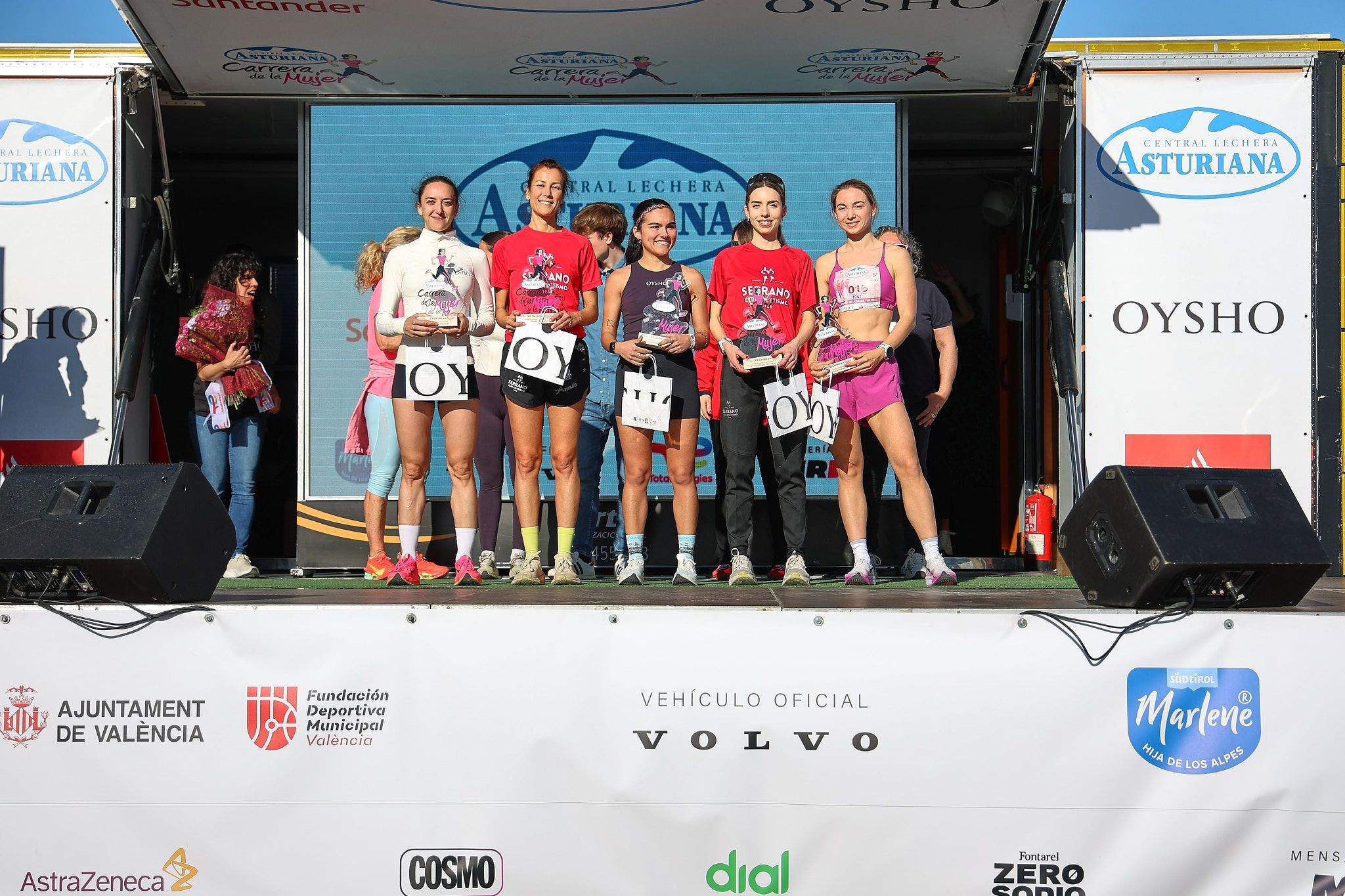 Las mejores fotos de la Carrera de la Mujer Central Lechera Asturiana de Valencia 2025. 956