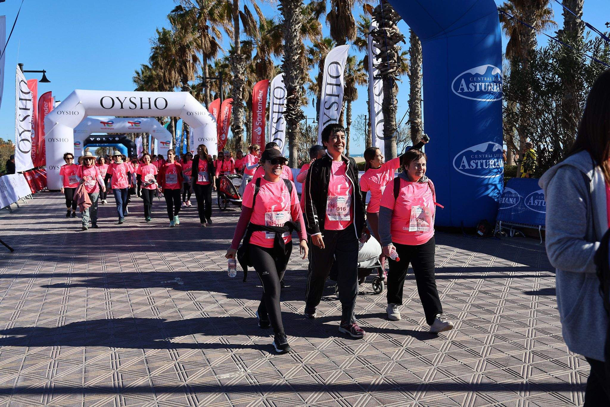 Las mejores fotos de la Carrera de la Mujer Central Lechera Asturiana de Valencia 2025. 1438