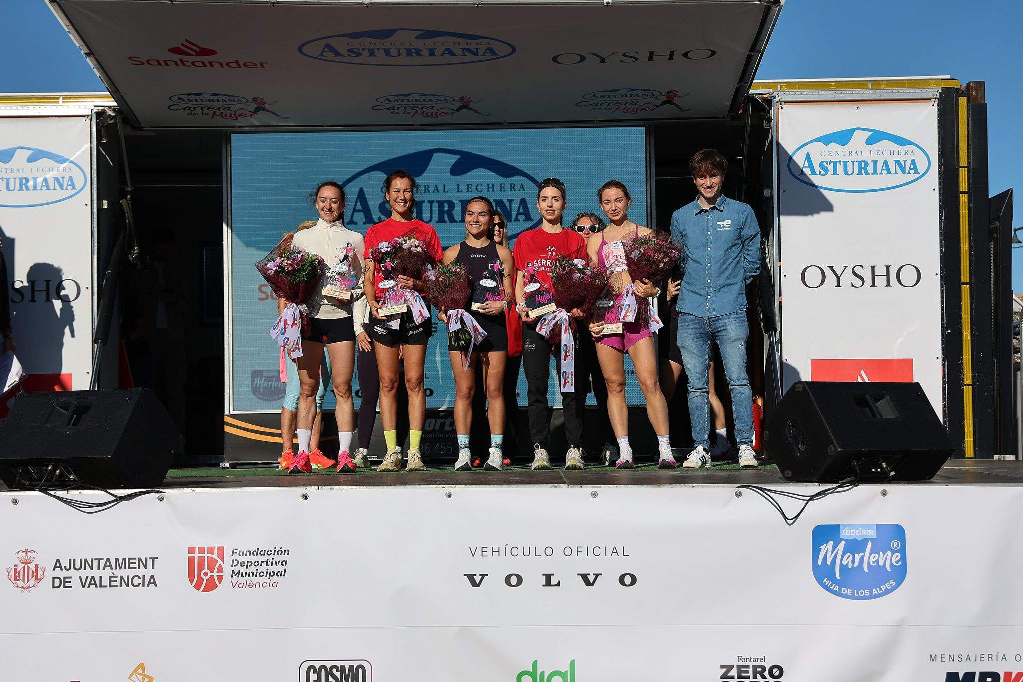 Las mejores fotos de la Carrera de la Mujer Central Lechera Asturiana de Valencia 2025. 957
