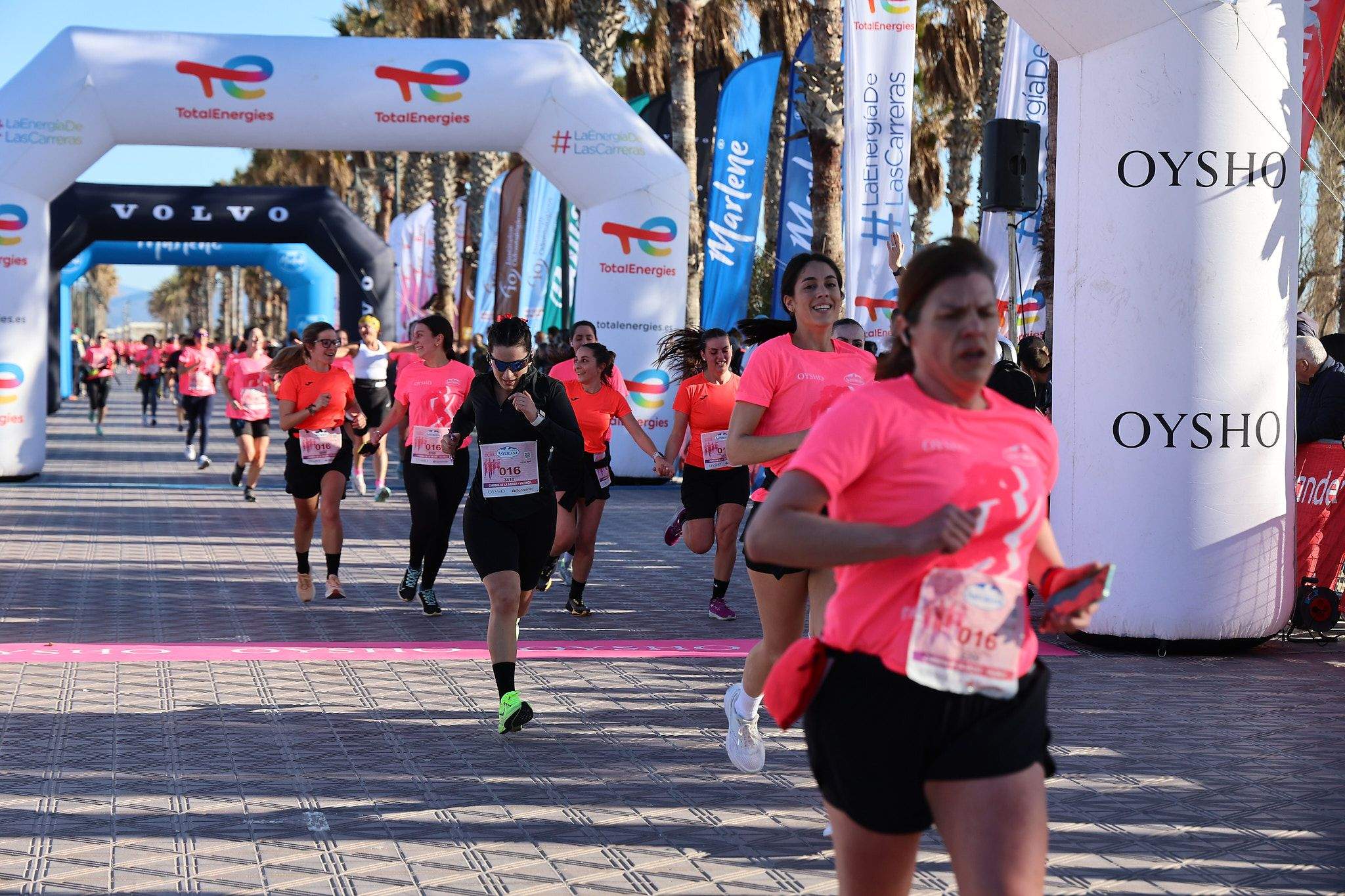 Las mejores fotos de la Carrera de la Mujer Central Lechera Asturiana de Valencia 2025. 472