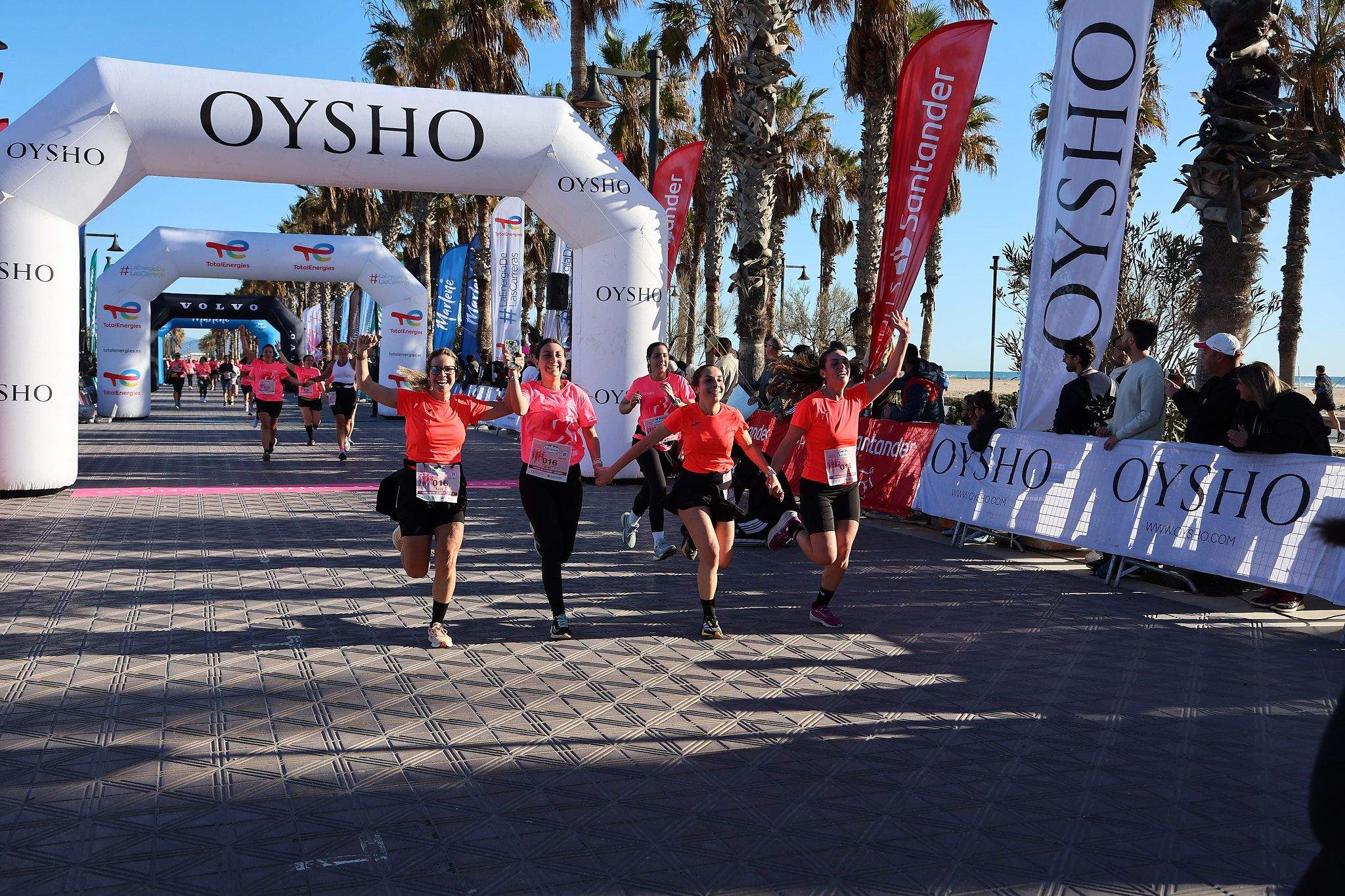 Las mejores fotos de la Carrera de la Mujer Central Lechera Asturiana de Valencia 2025. 475