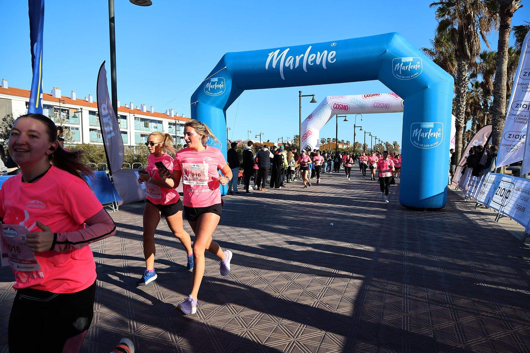 Las mejores fotos de la Carrera de la Mujer Central Lechera Asturiana de Valencia 2025. 713