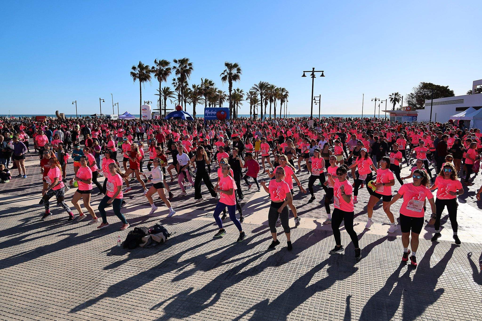 Las mejores fotos de la Carrera de la Mujer Central Lechera Asturiana de Valencia 2025. 977