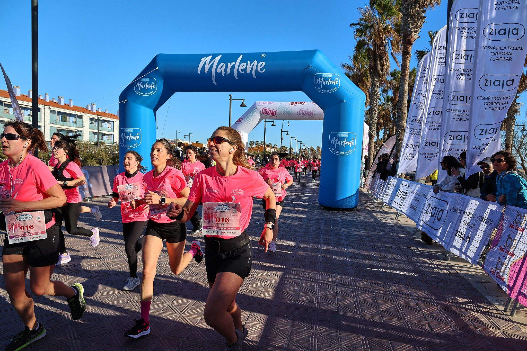 Las mejores fotos de la Carrera de la Mujer Central Lechera Asturiana de Valencia 2025. 718