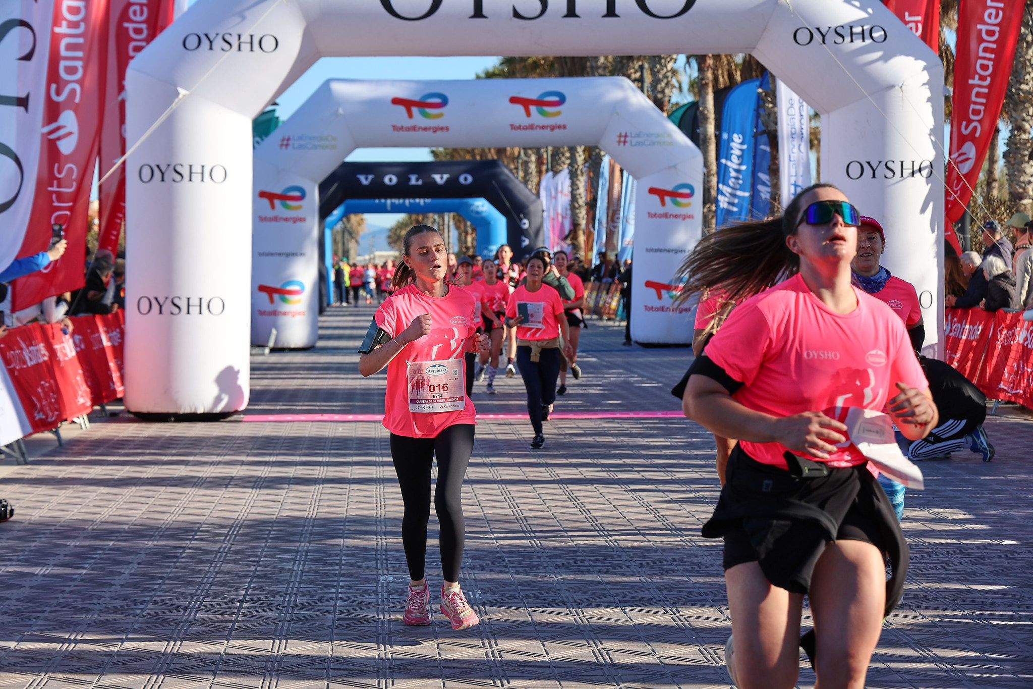 Las mejores fotos de la Carrera de la Mujer Central Lechera Asturiana de Valencia 2025. 494
