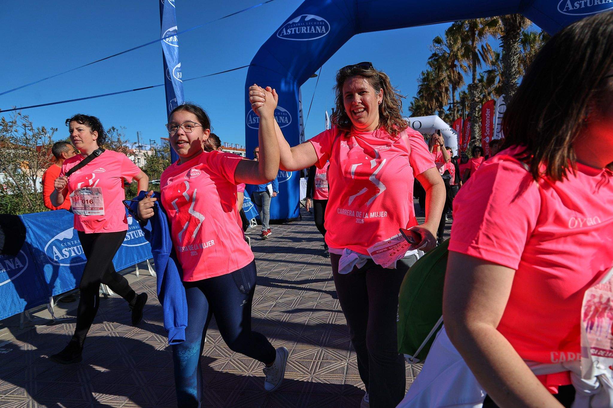 Las mejores fotos de la Carrera de la Mujer Central Lechera Asturiana de Valencia 2025. 1220