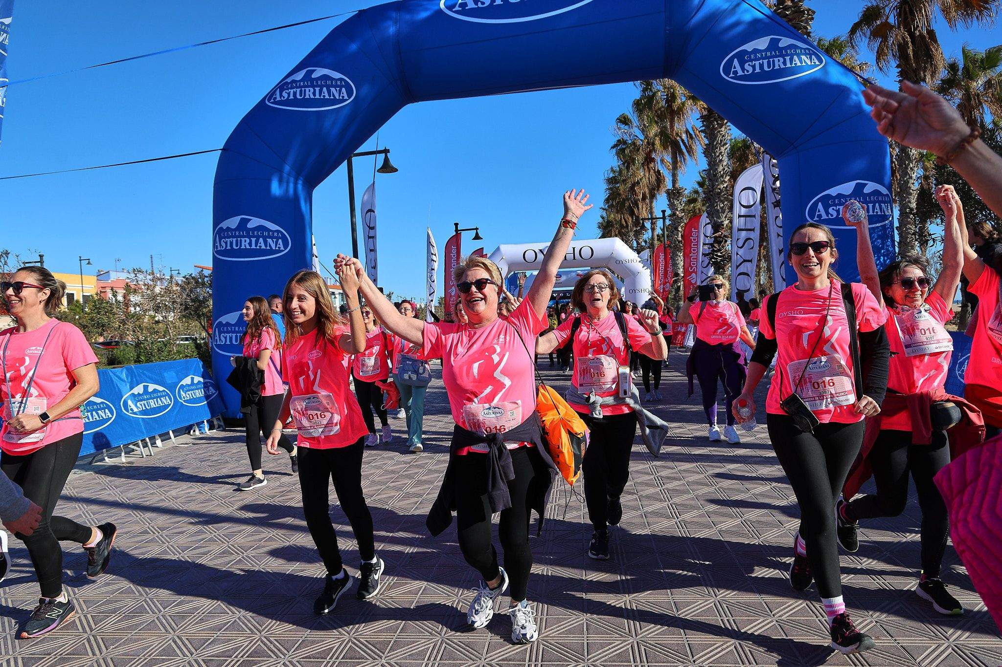 Las mejores fotos de la Carrera de la Mujer Central Lechera Asturiana de Valencia 2025. 1228