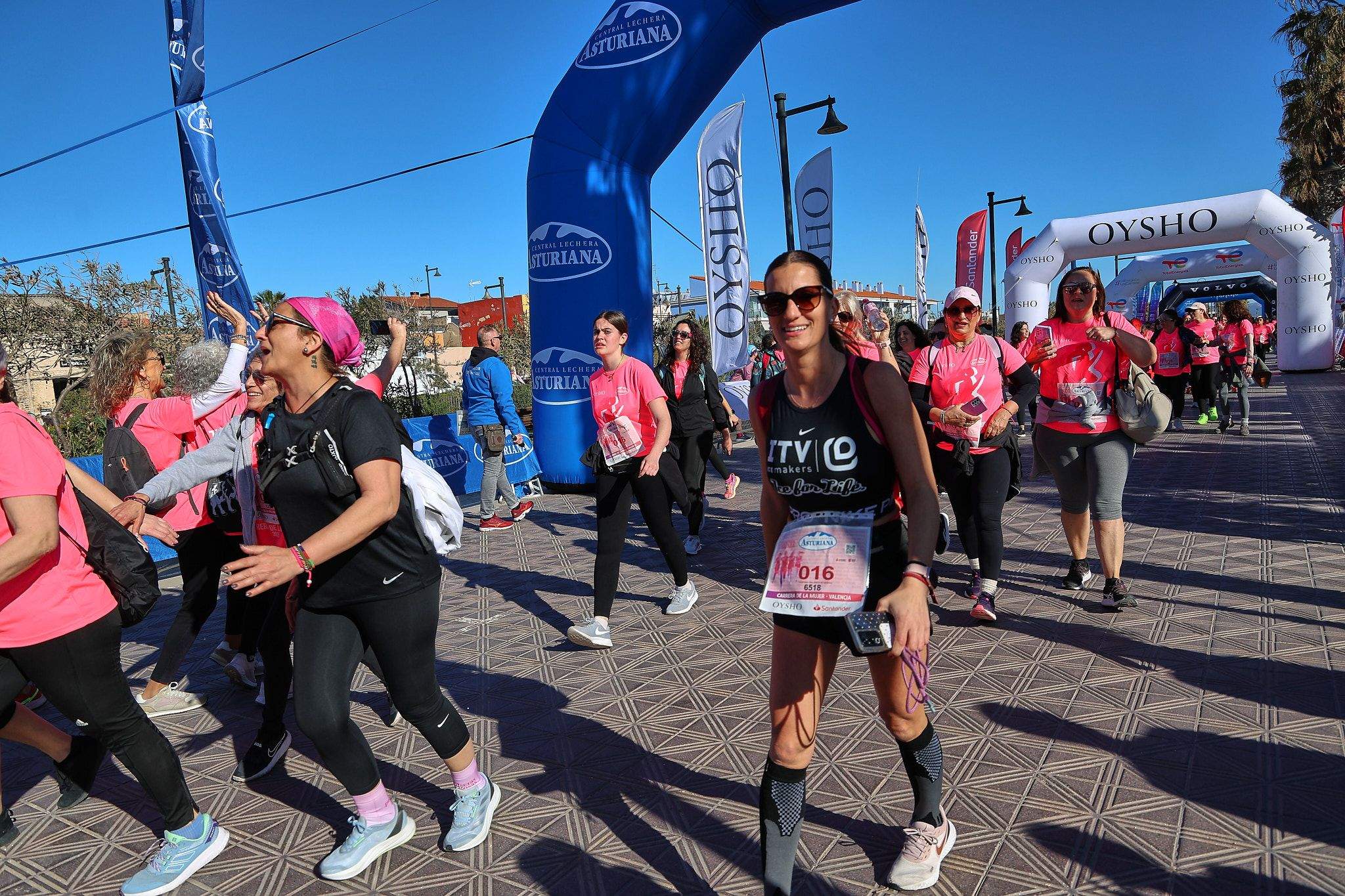 Las mejores fotos de la Carrera de la Mujer Central Lechera Asturiana de Valencia 2025. 1247