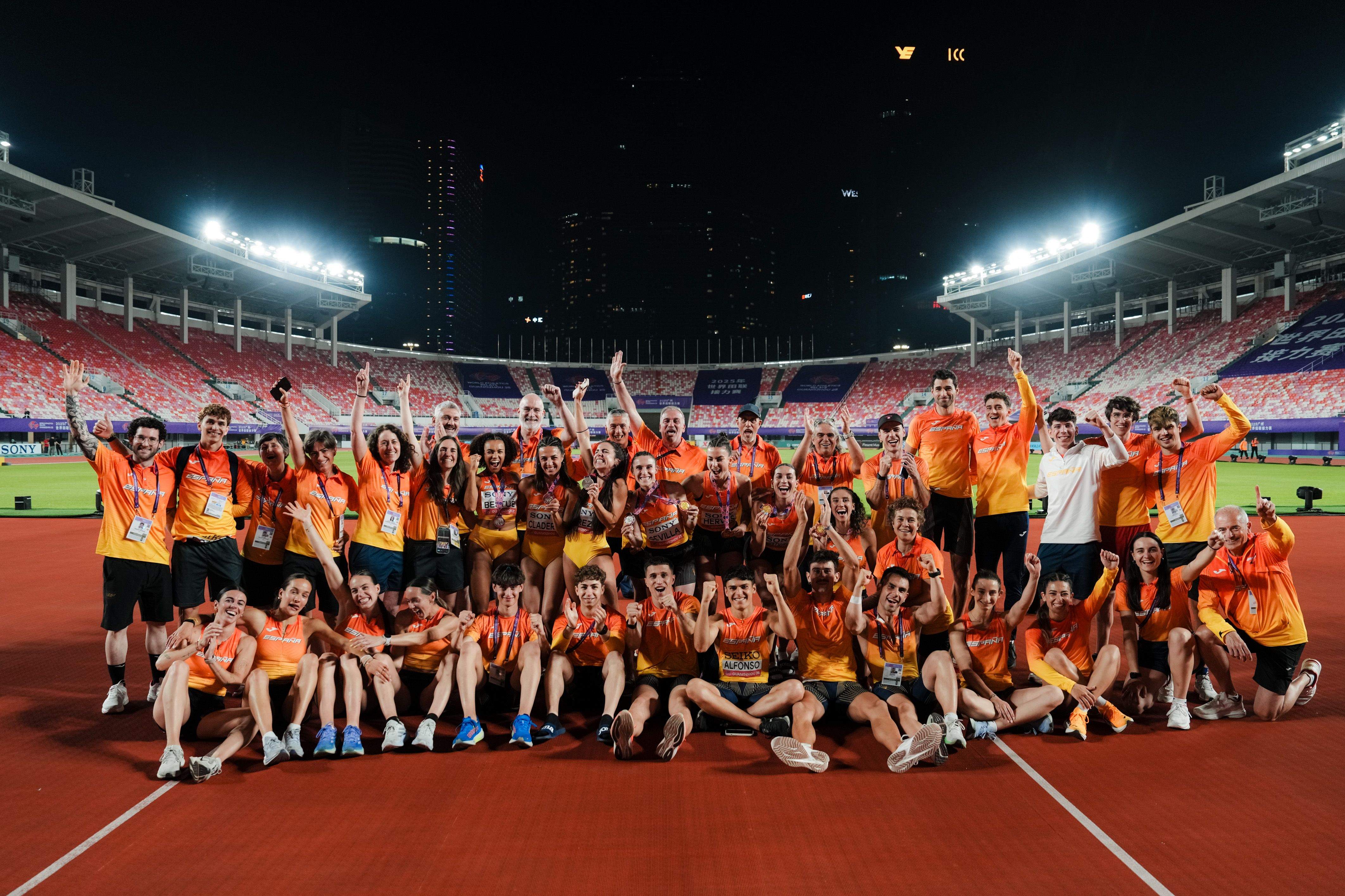 Toda la delegación española en los World Relays 2025. SPORTMEDIA.