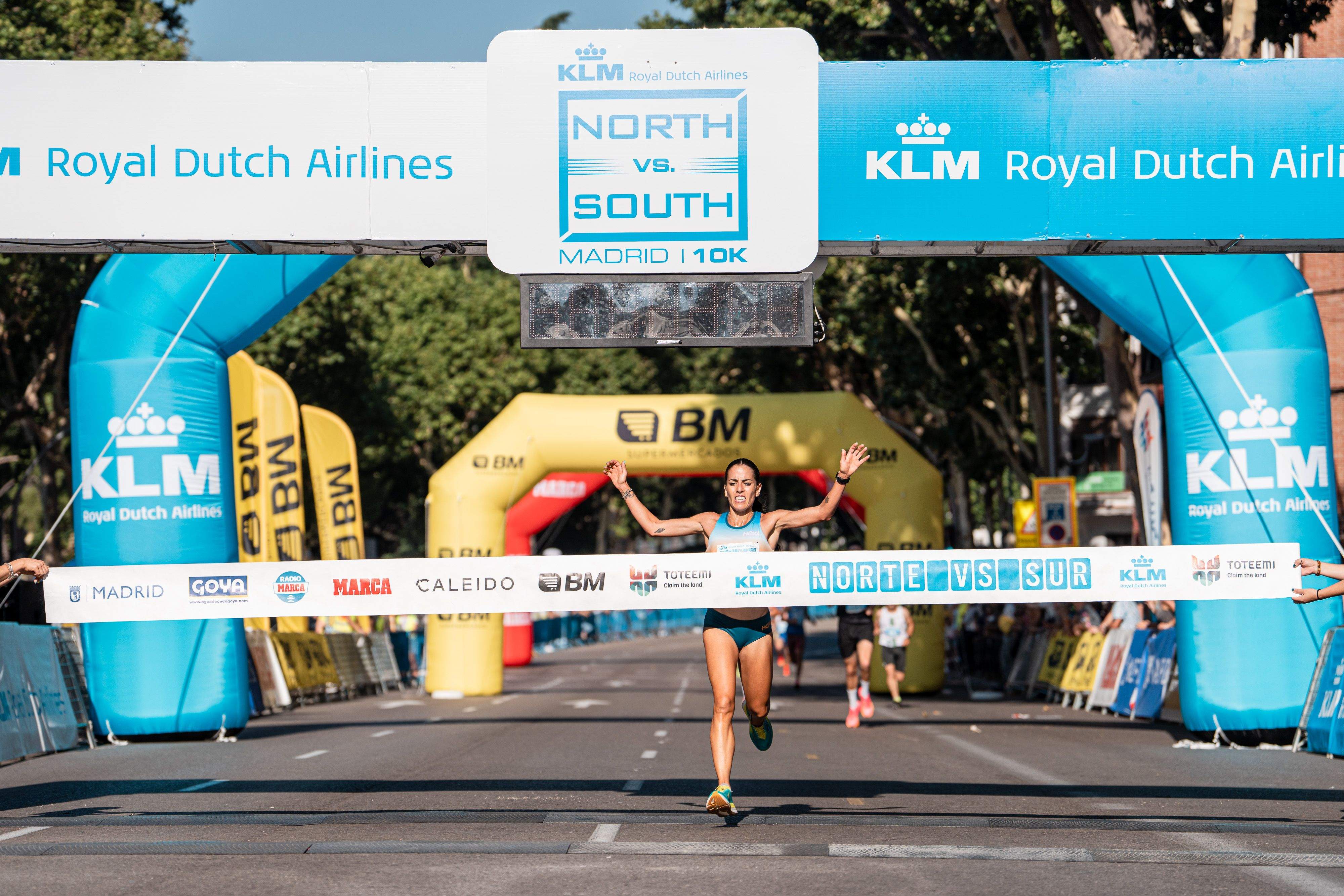 Lidia Campo ganando la KLM Norte vs Sur 2023. LAST LAP