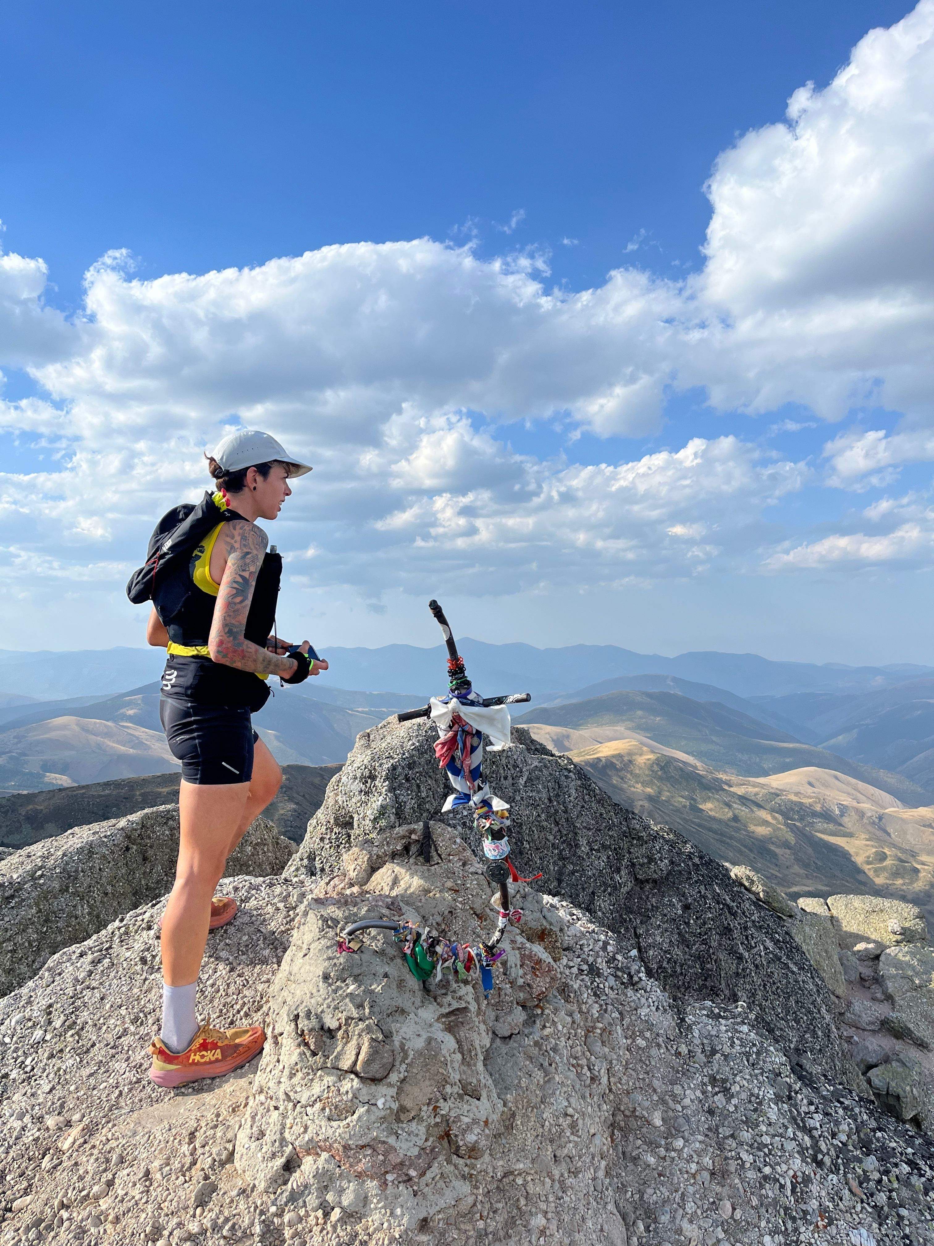 Cristina Santurino en la cima del Pico Urbión, en la provincia de Soria.
