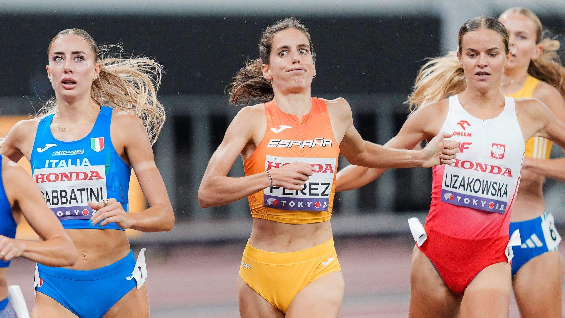 Marta Pérez resoplando después de clasificarse a las semifinales del Mundial de Tokio 2025. SPORTMEDIA.