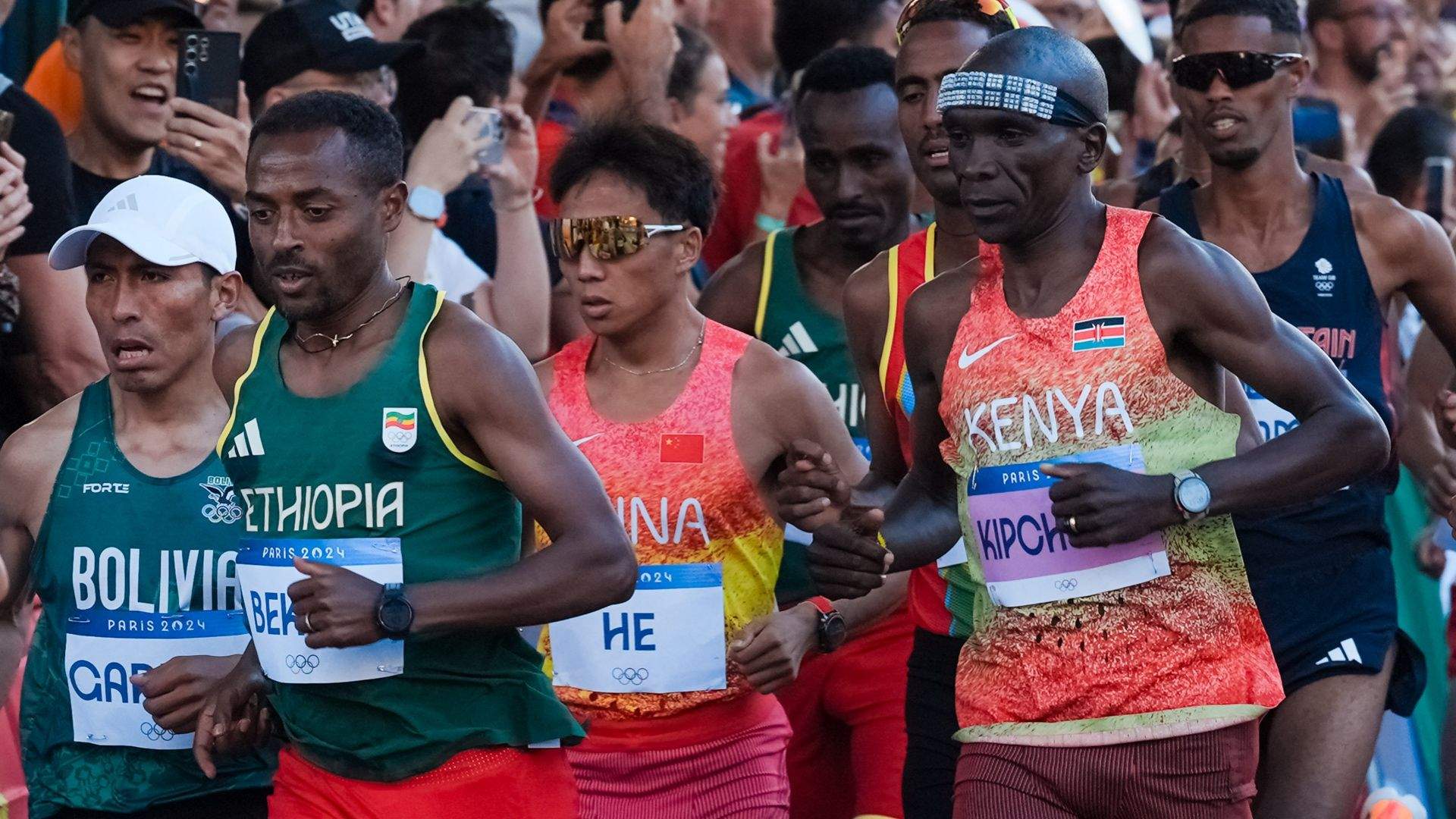 Kenenisa Bekele y Eliud Kipchoge en los Juegos Olímpicos de París, su último enfrentamiento hasta la fecha. SPORTMEDIA.
